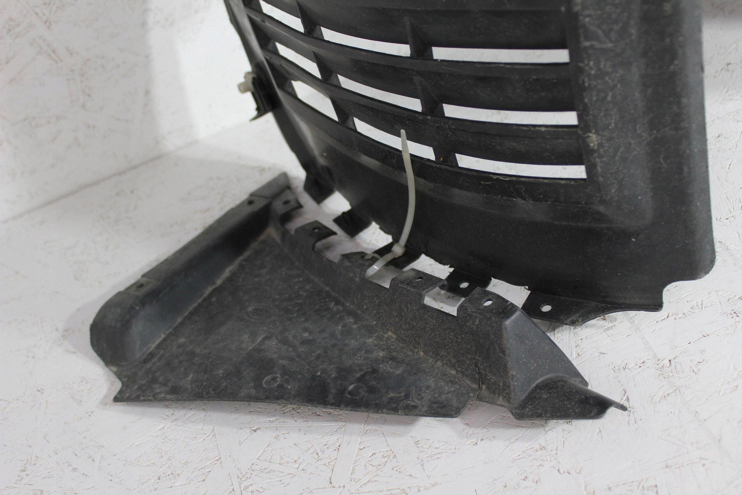 Land Rover Range Rover Vogue etulokasuoja oikea AH42-166562-BB