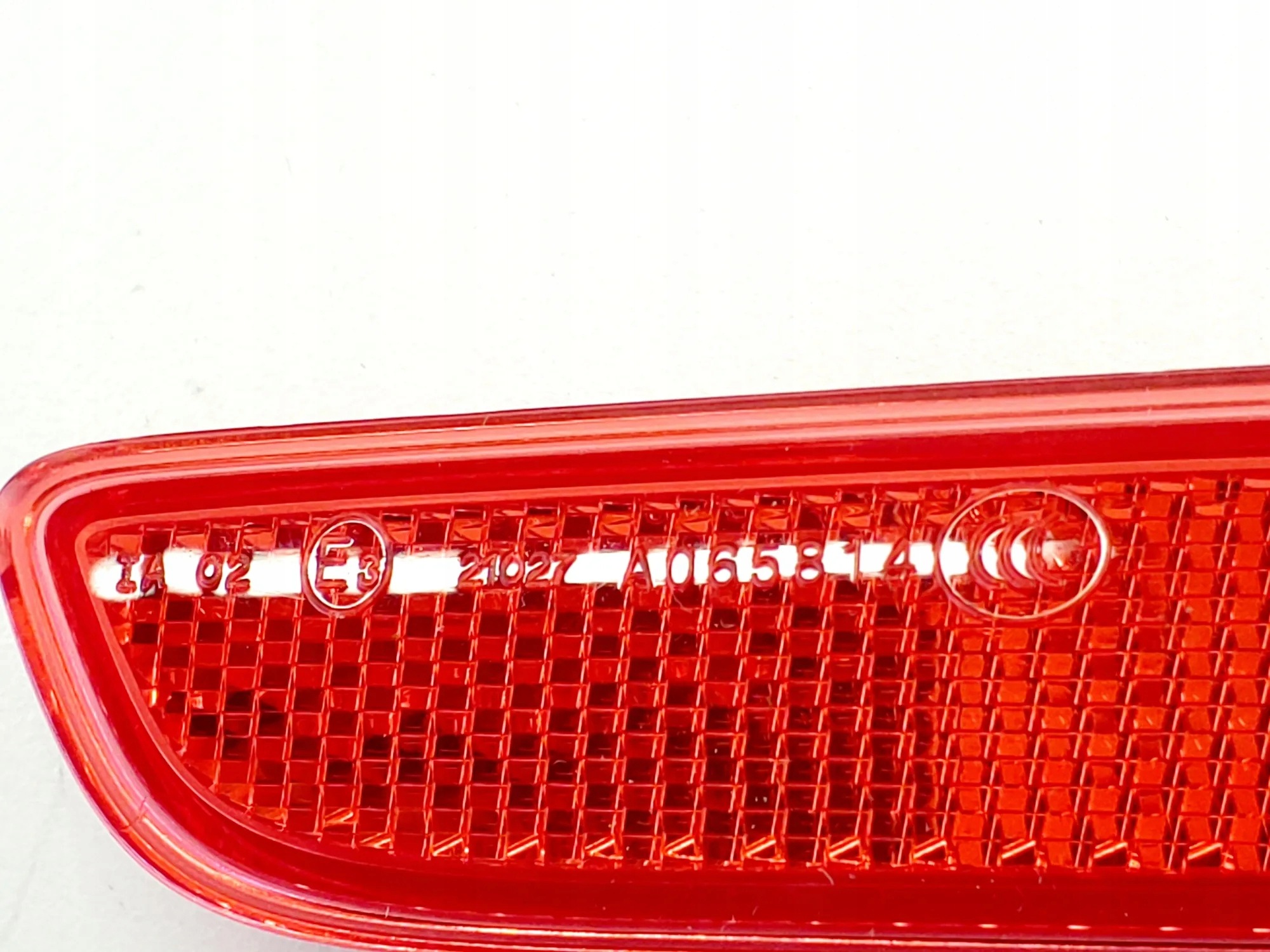Renault Twingo III Reflector Parachoques Trasero Usado image 3