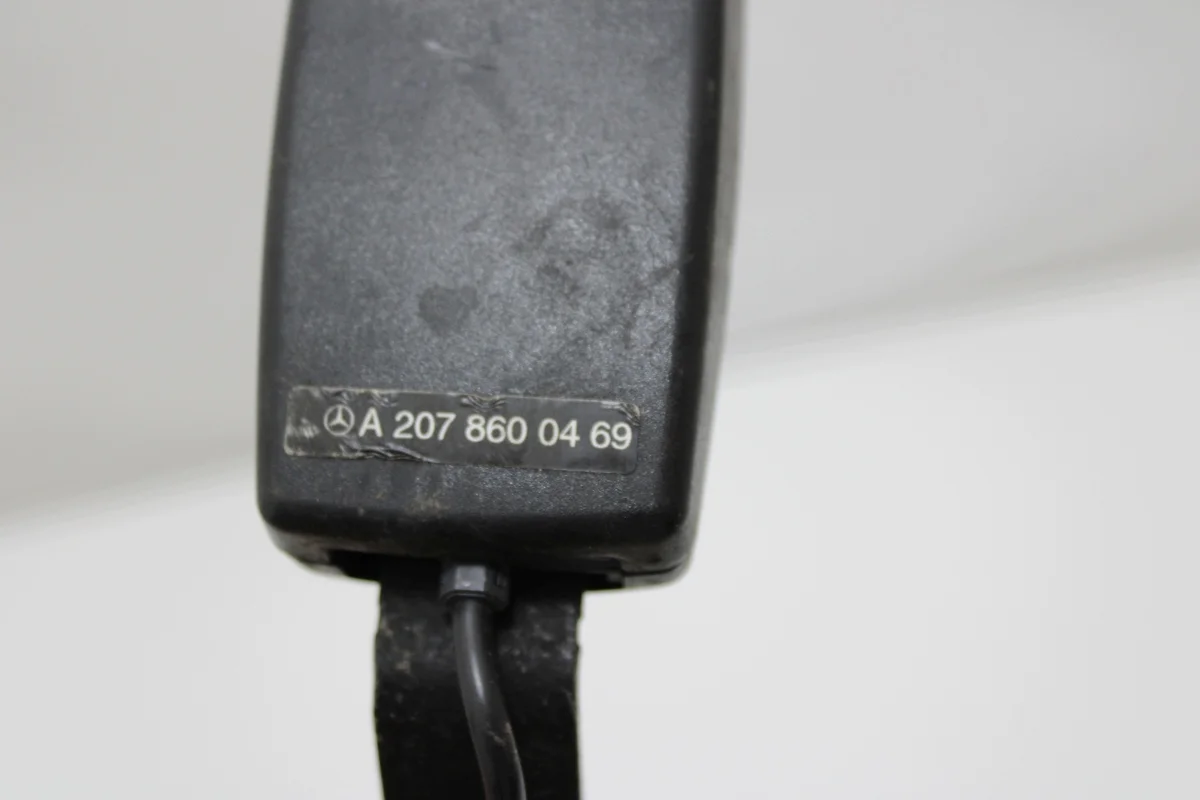 Fecho Cinto Traseiro Mercedes W207 A2078600469 image 3