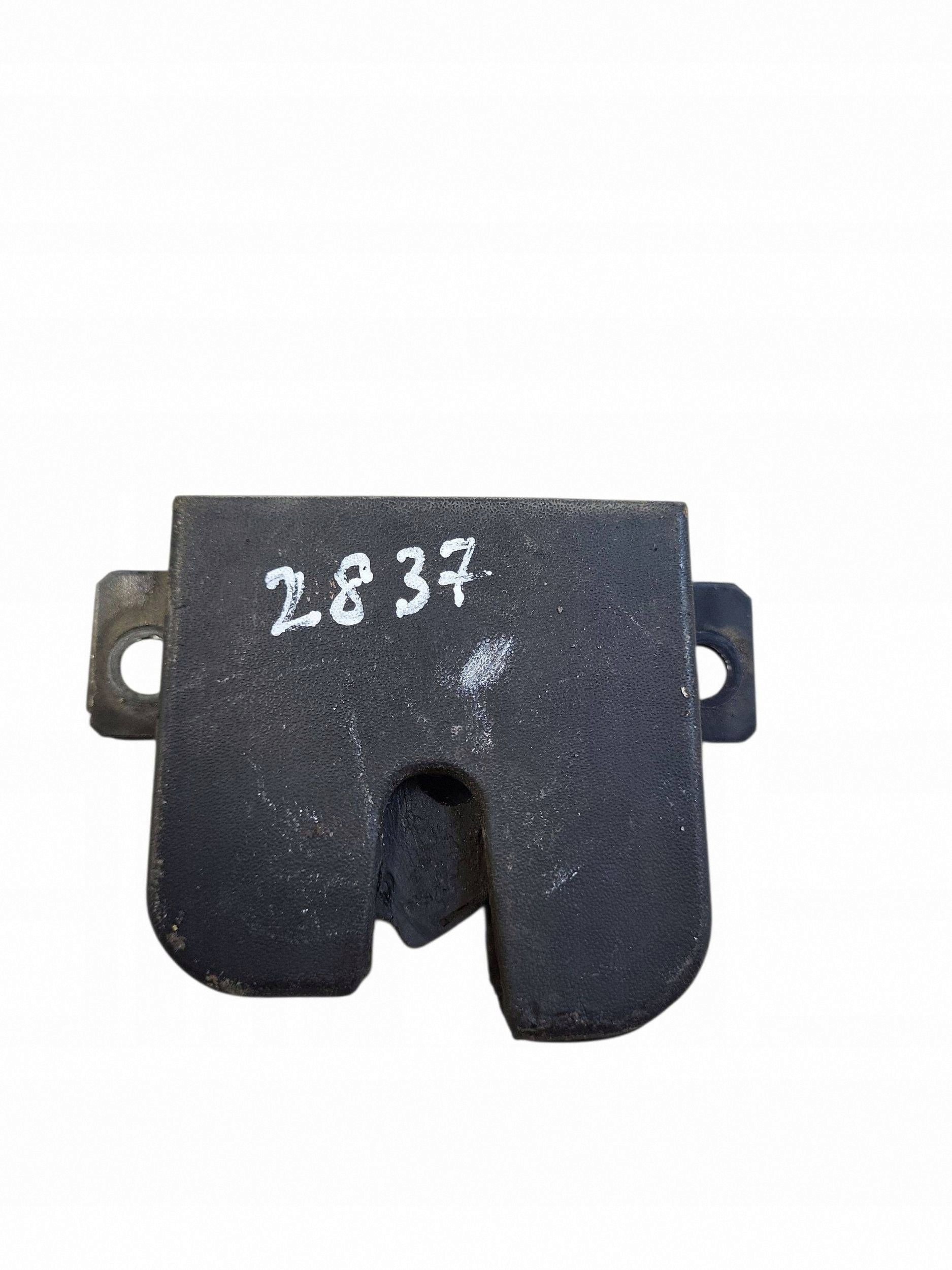 Serrure hayon VW Caddy III 2K0827505A image 3