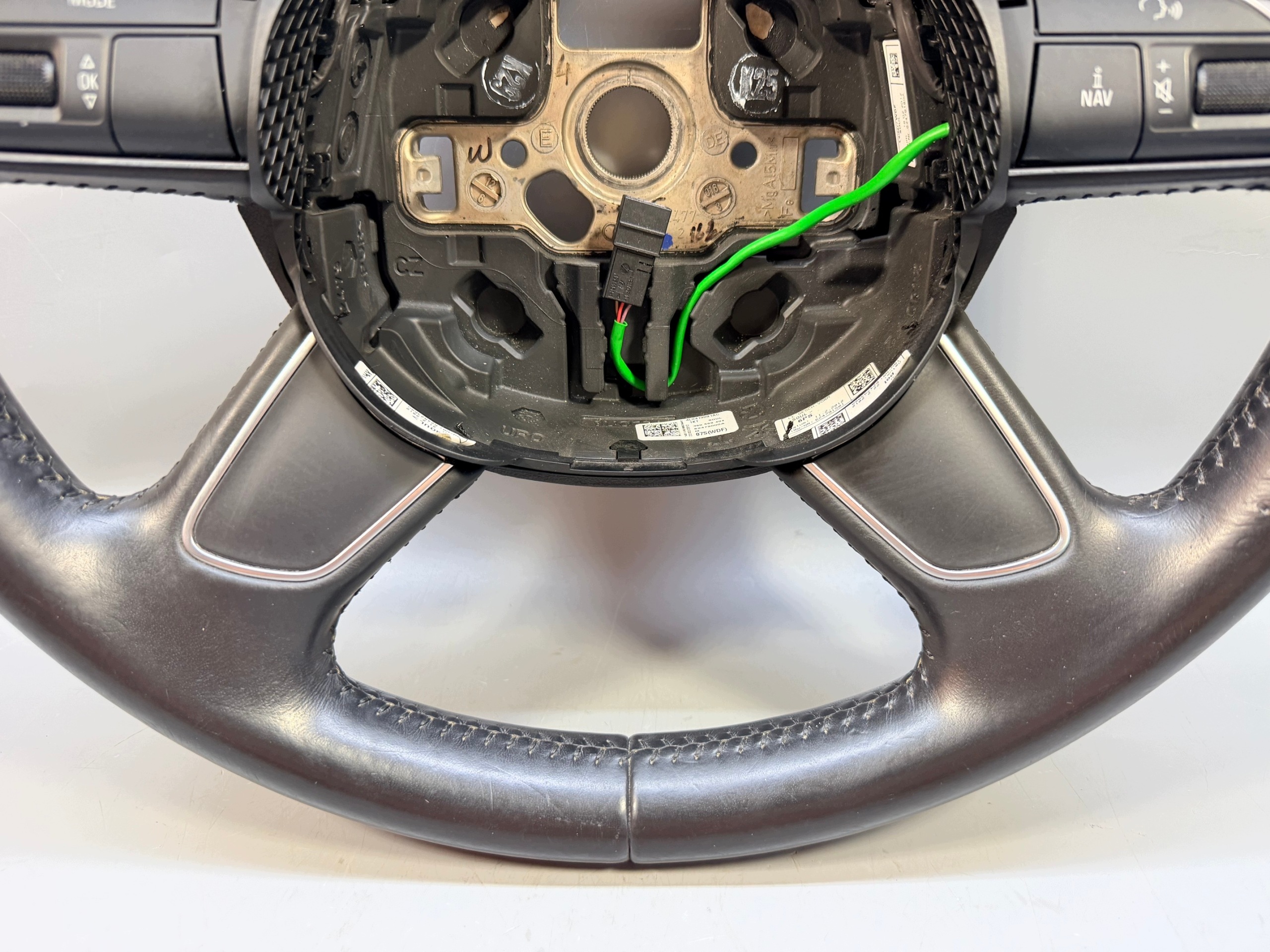 AUDI A4 B8 FL A5 8T Lederlenkrad Multifunktion 4L0419091AC image 6