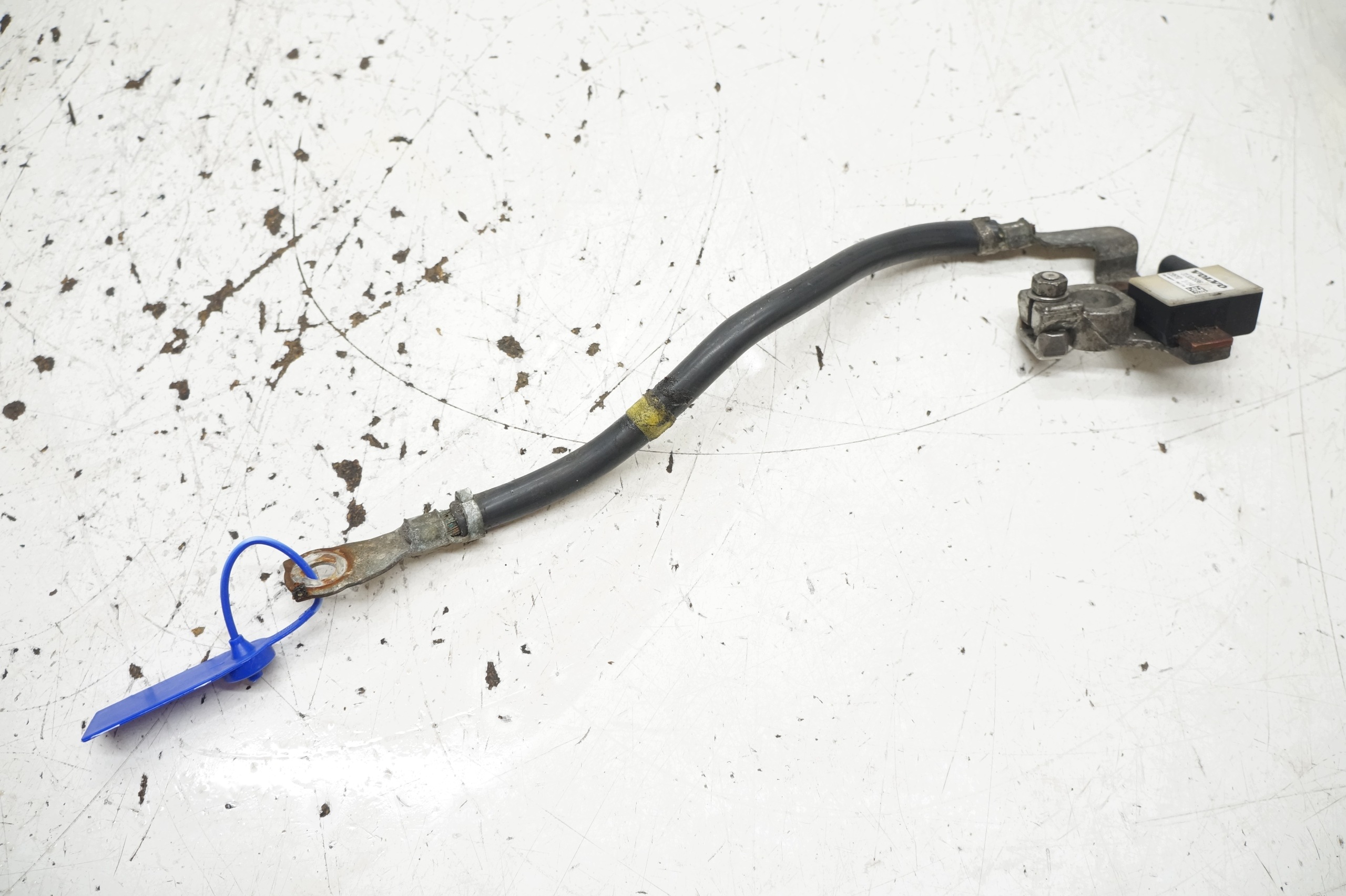 Borne de batterie négative Volvo 31327698 image 3