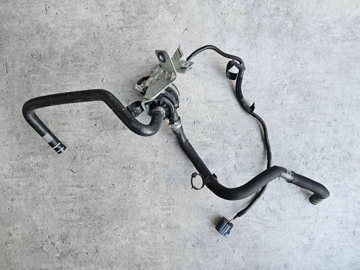 Maserati Ghibli extra kylpump 06700378650