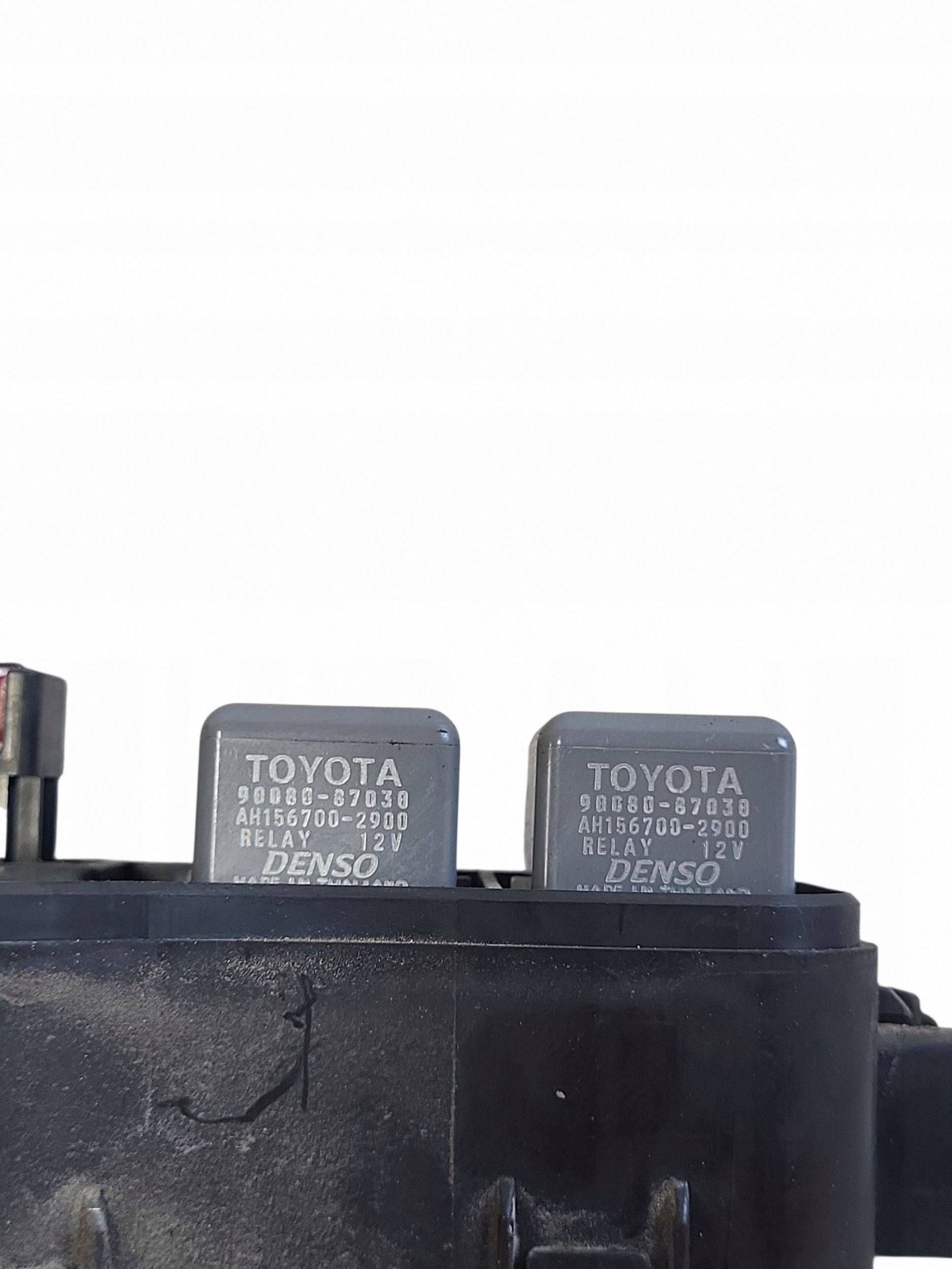 Relay Module Controller Toyota OE 90080-87030 Used image 6