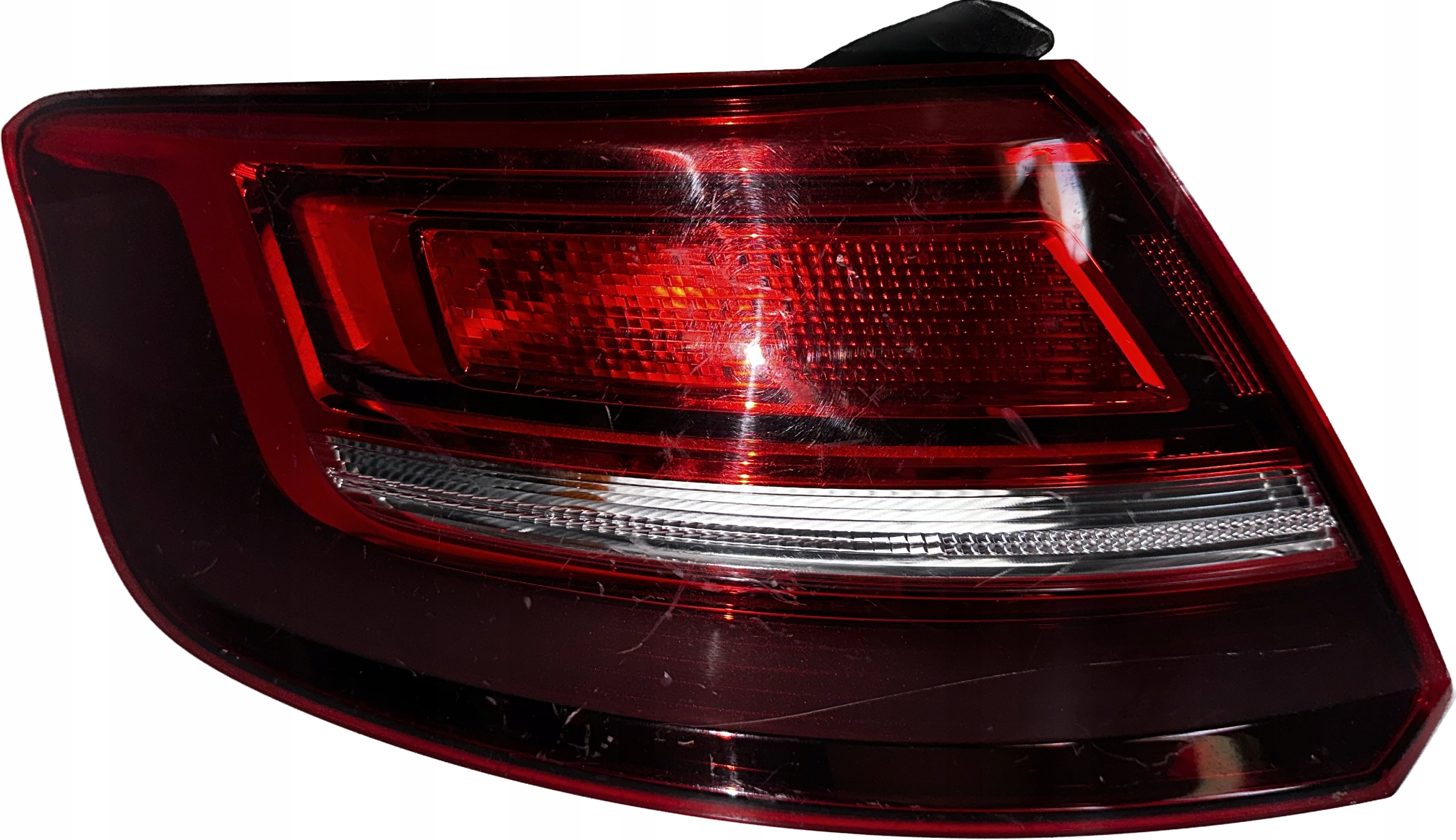 Audi A4 B9 Lâmpada Traseira Esquerda OEM image 2