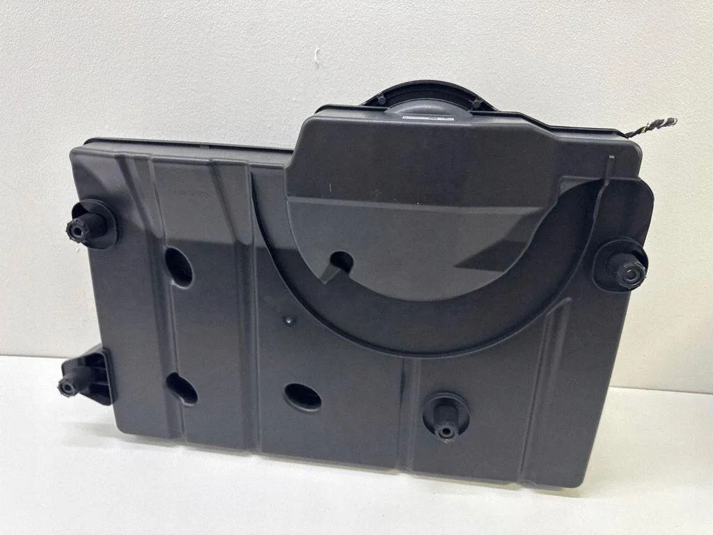 Subwoofer Porsche Macan Usado OEM 95C035481