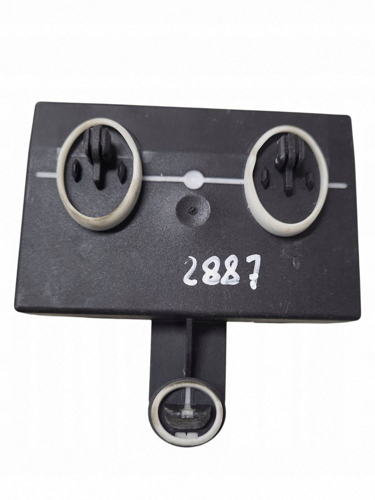 Skoda Yeti Door Control Module 7N0959793F image 2