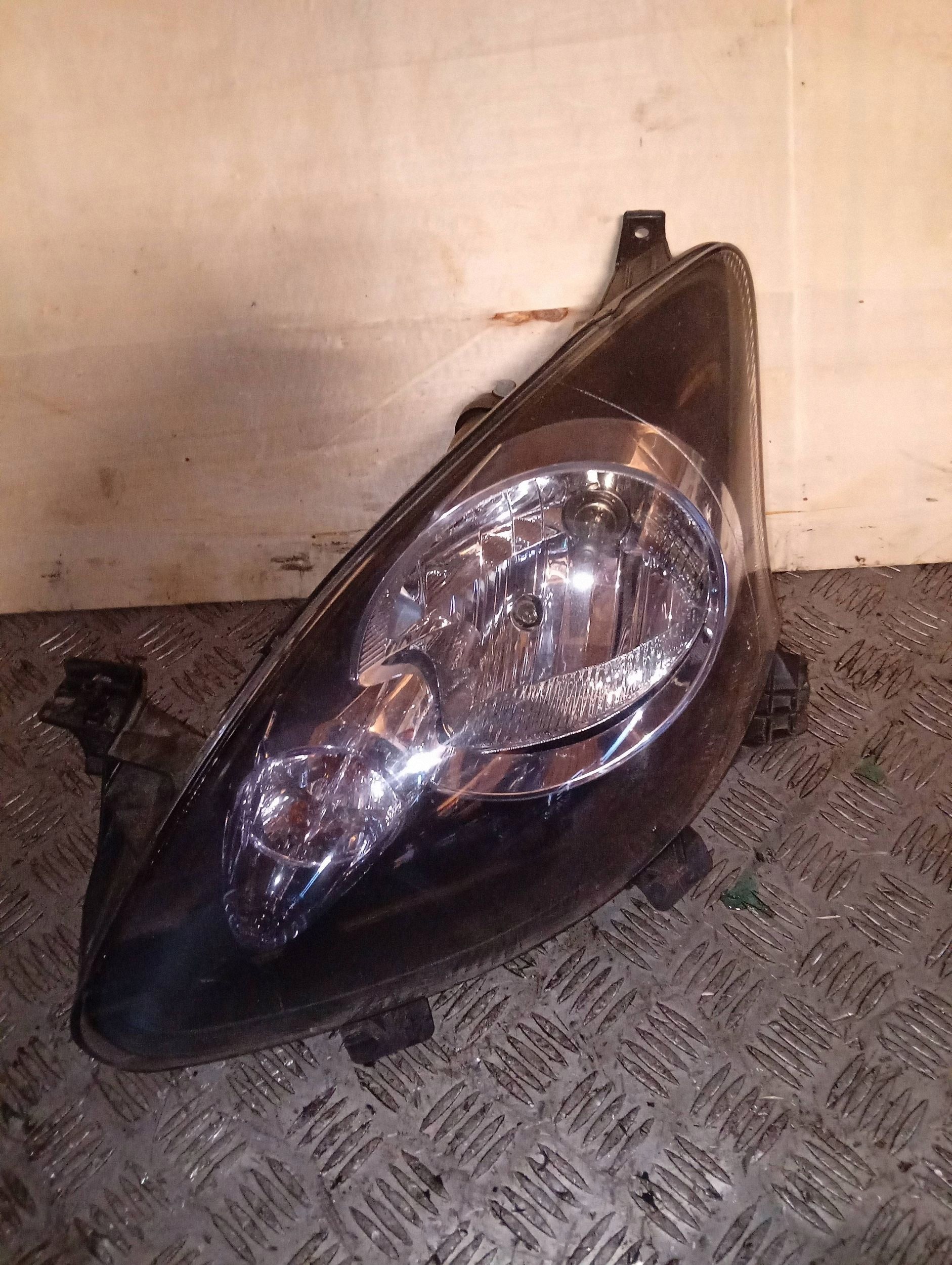 Farol Toyota Aygo AB10 2008 Esquerdo Usado image 2