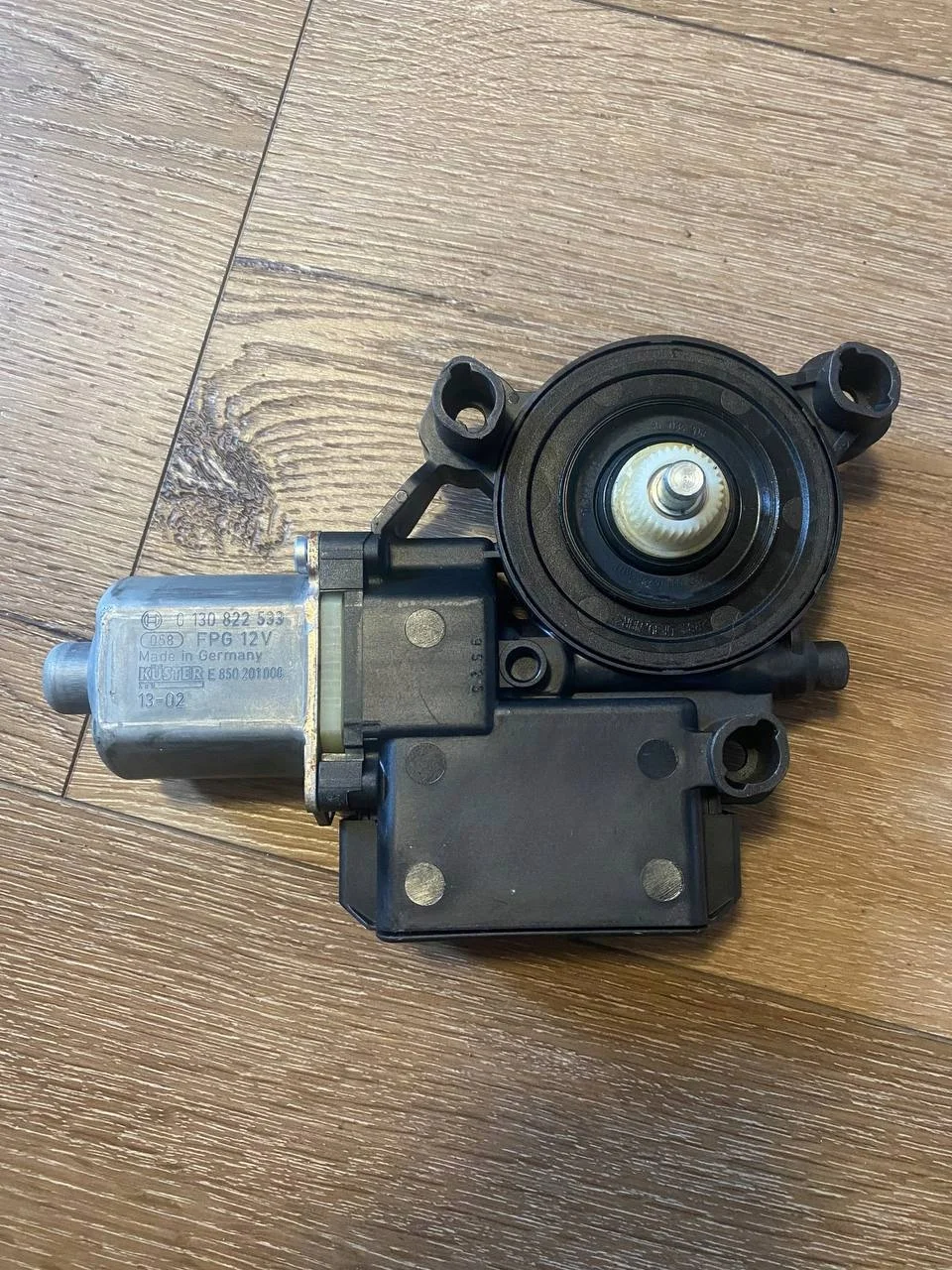VW Polo V lasinnostinmoottori oikea taka