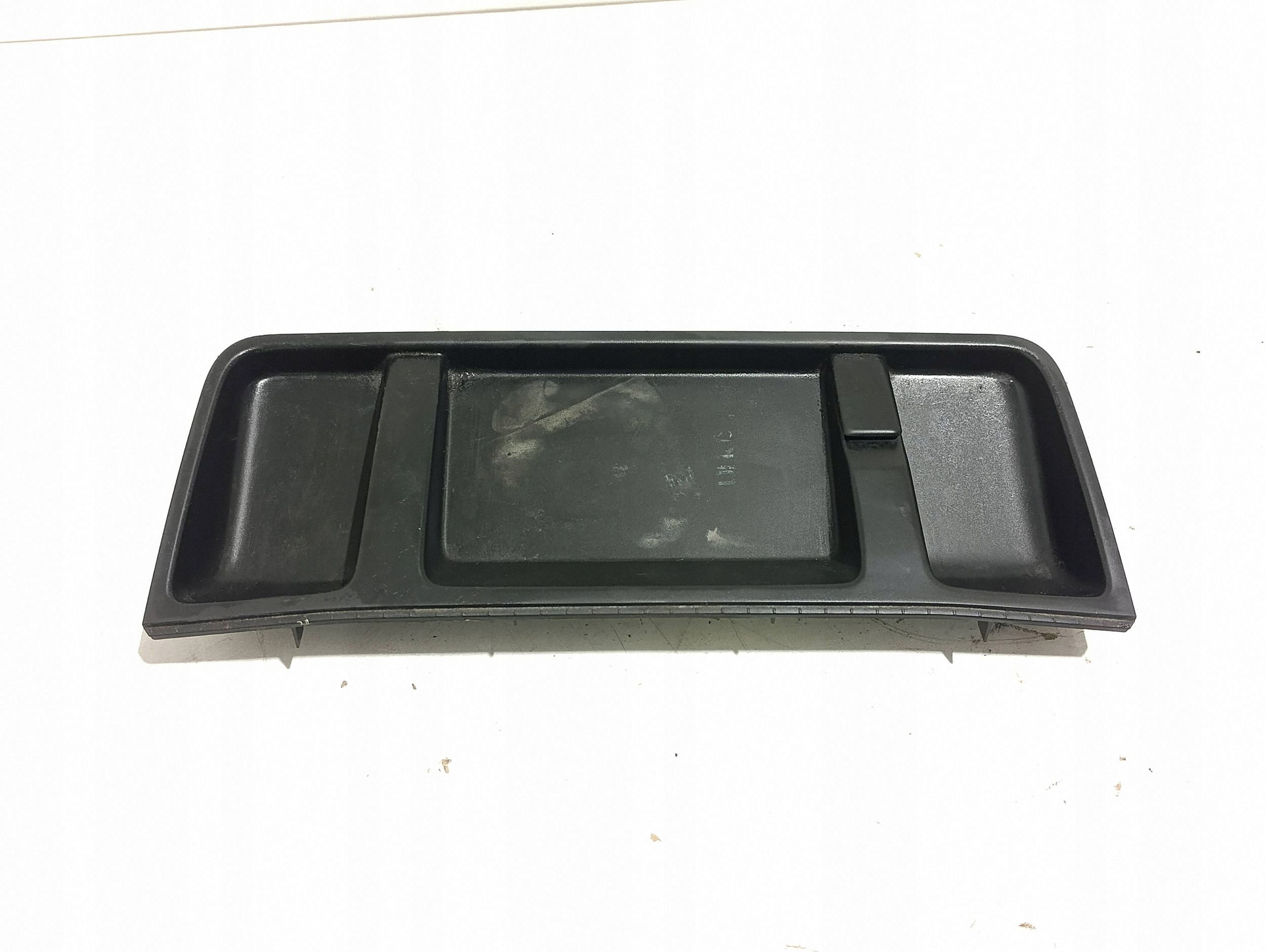 VW T5 LIFT Étagère Console 7E0857922B image 3