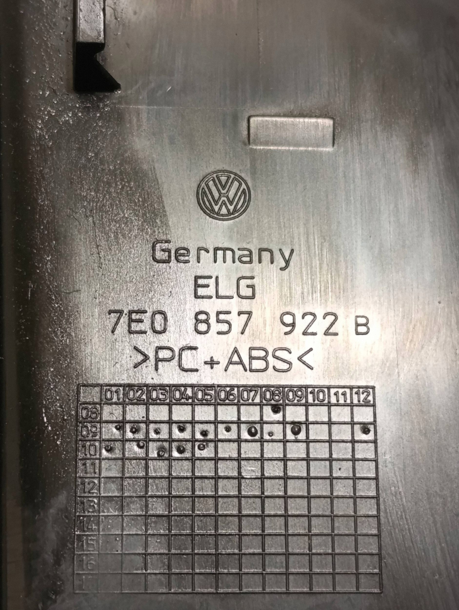 VW T5 LIFT Étagère Console 7E0857922B image 7