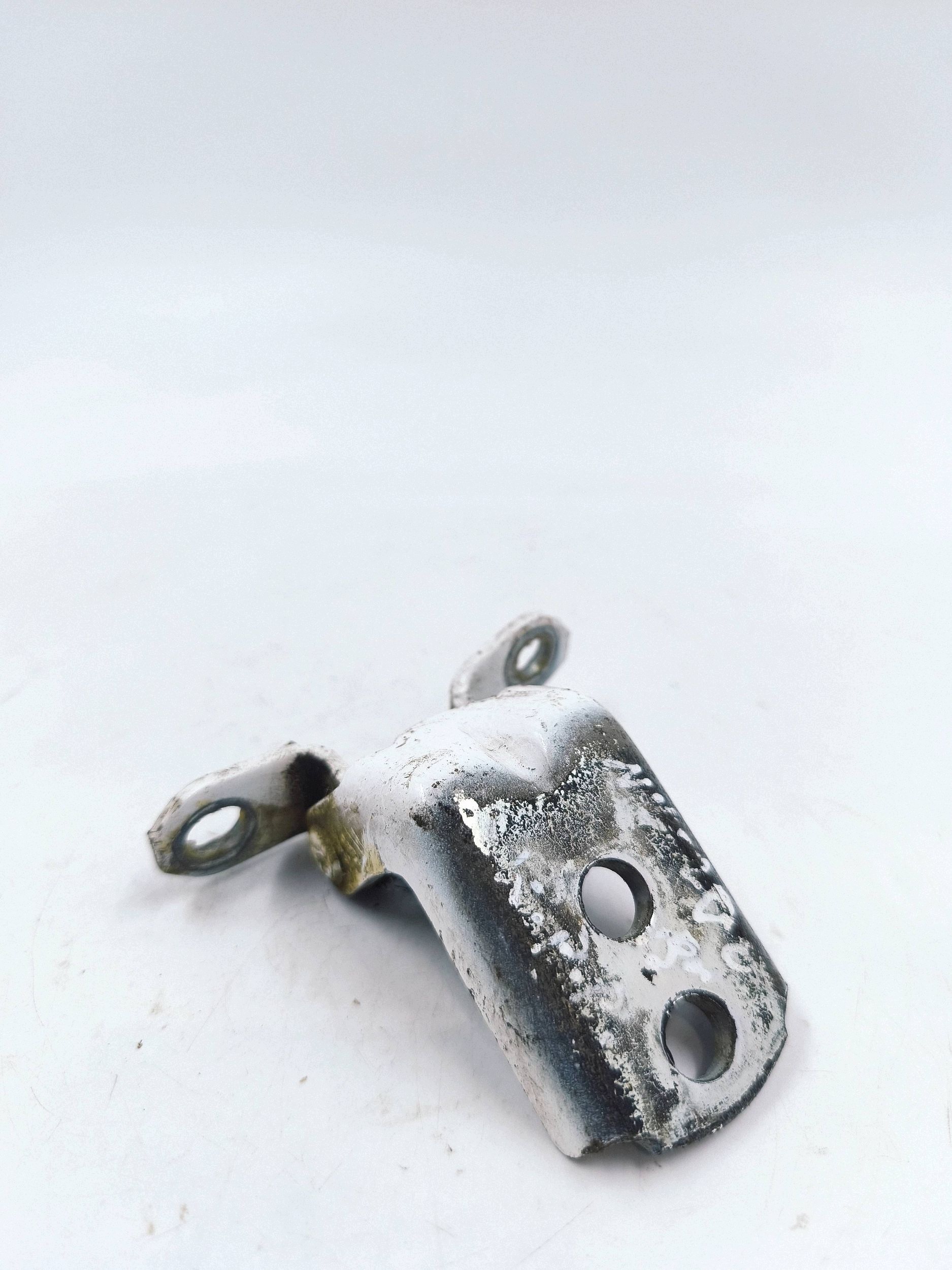 Nissan NV200 Front Upper Hinge Left Used VLO31933 image 4