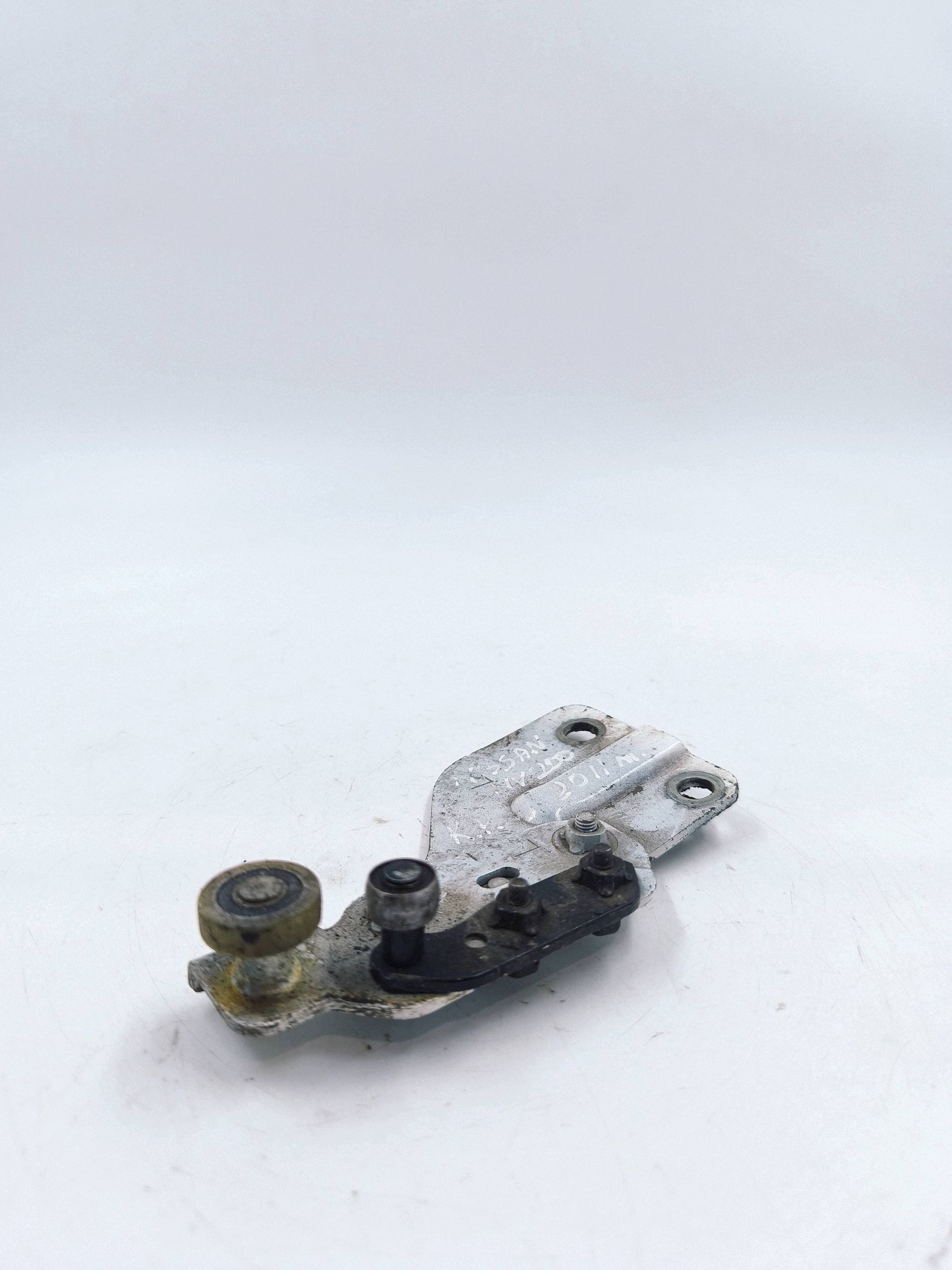 Obere Schiebetürrolle Nissan NV200 links image 2