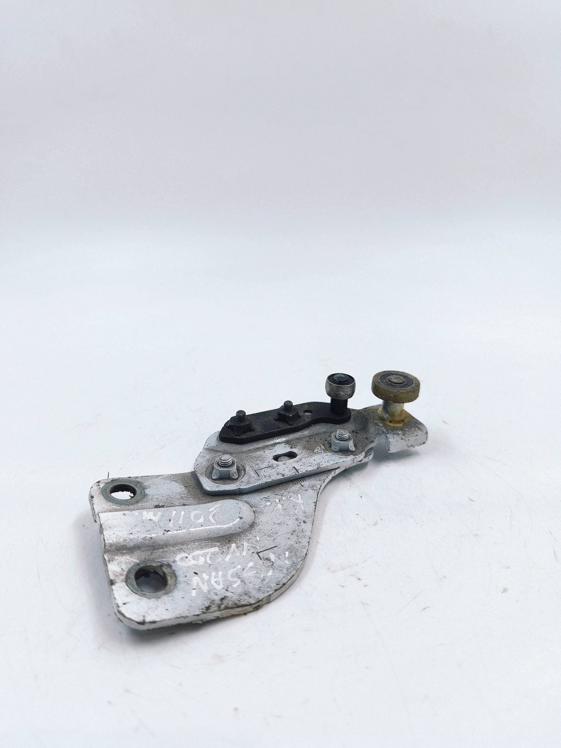 Obere Schiebetürrolle Nissan NV200 links image 3