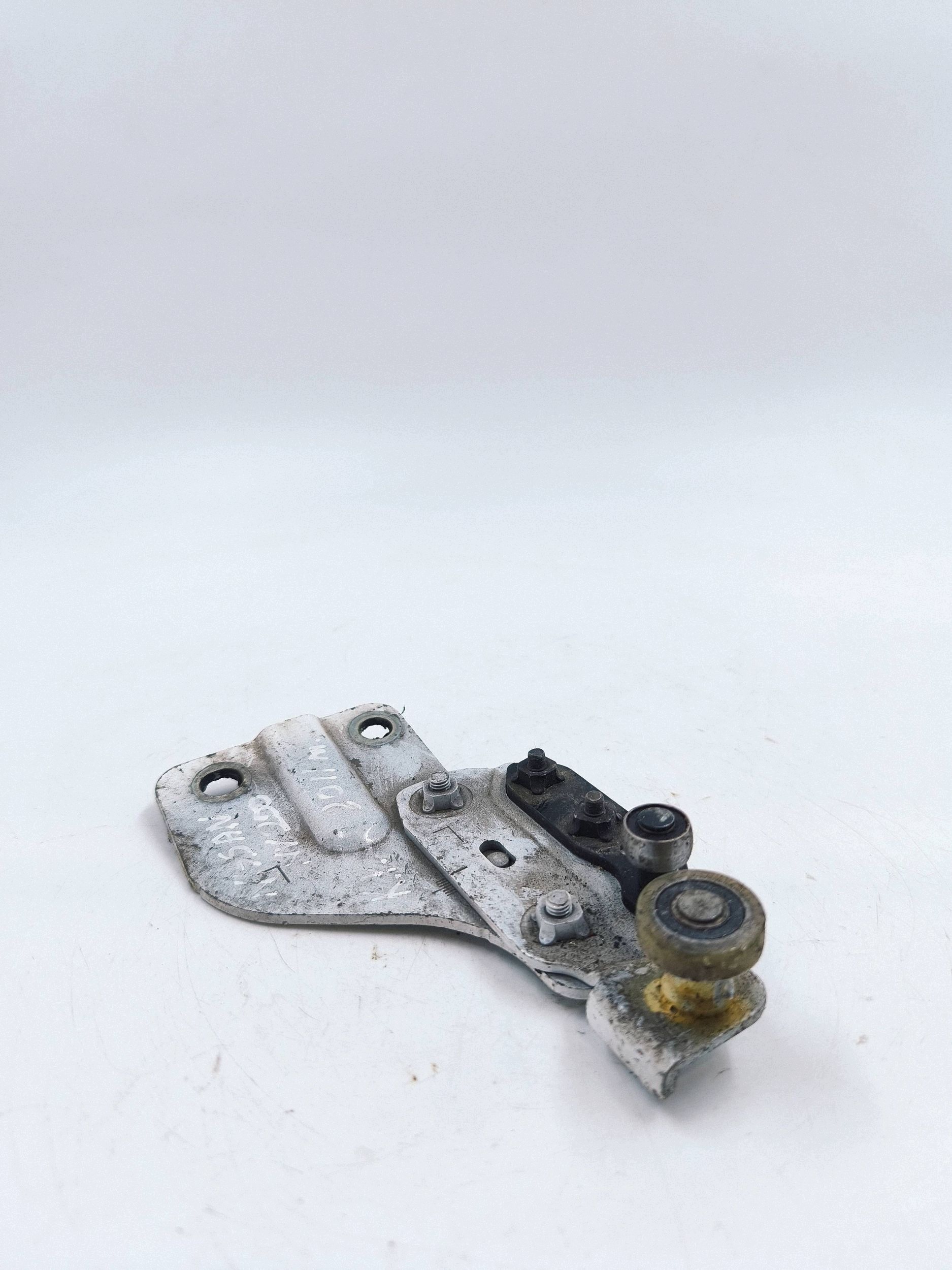 Obere Schiebetürrolle Nissan NV200 links image 4