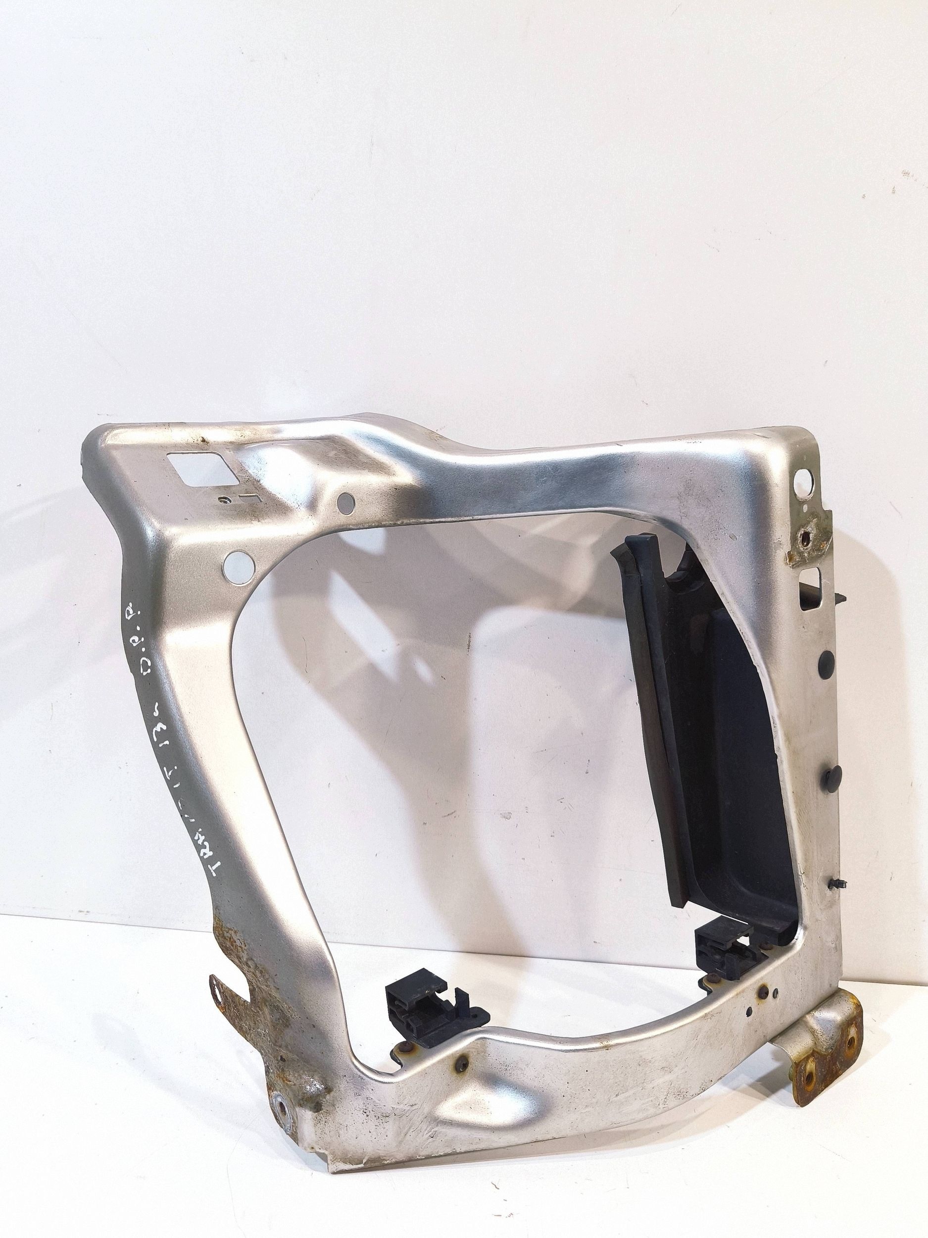 Ford Transit Headlight Bracket Right Used VLO31856 image 2
