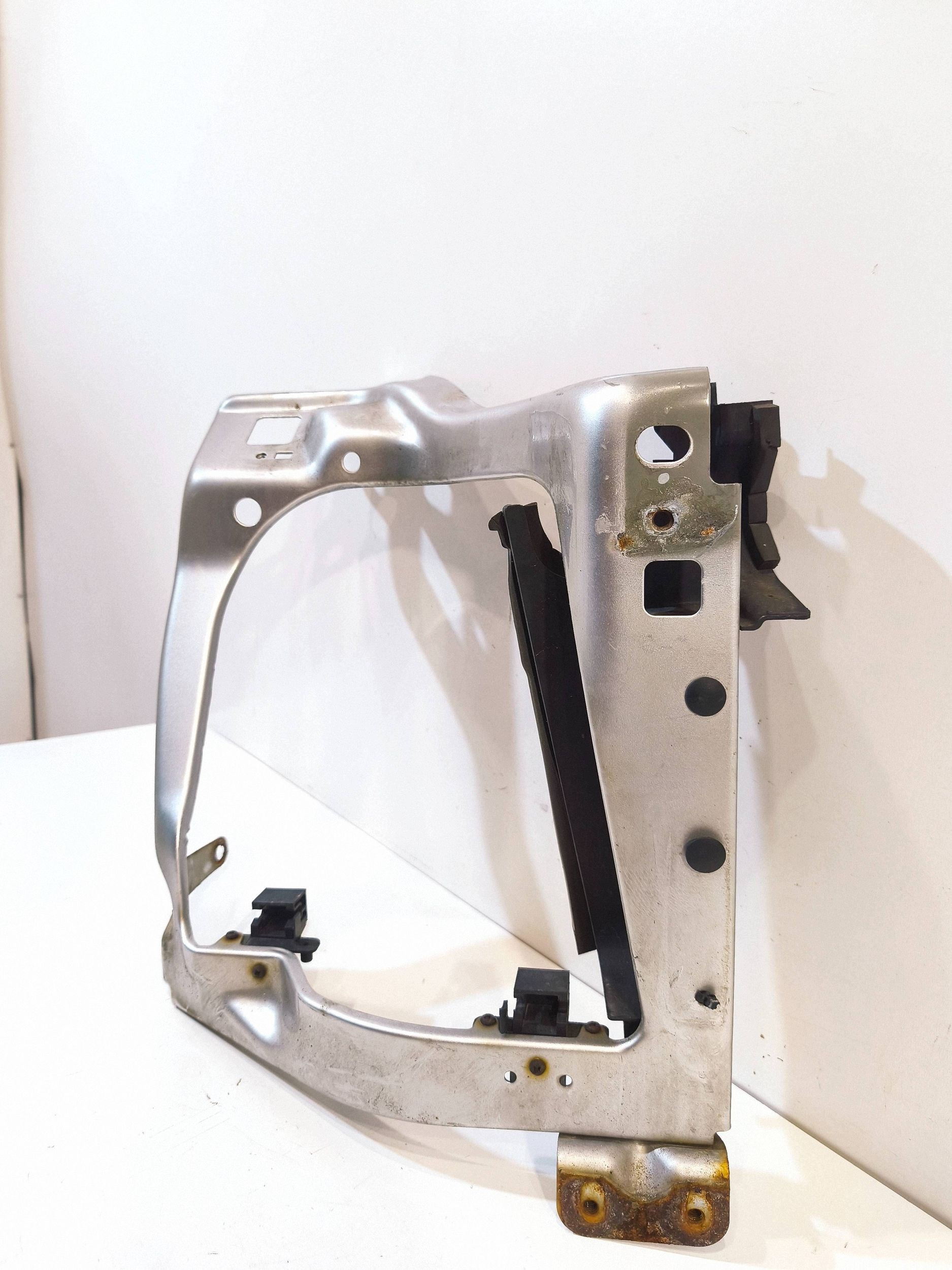 Ford Transit Headlight Bracket Right Used VLO31856 image 3