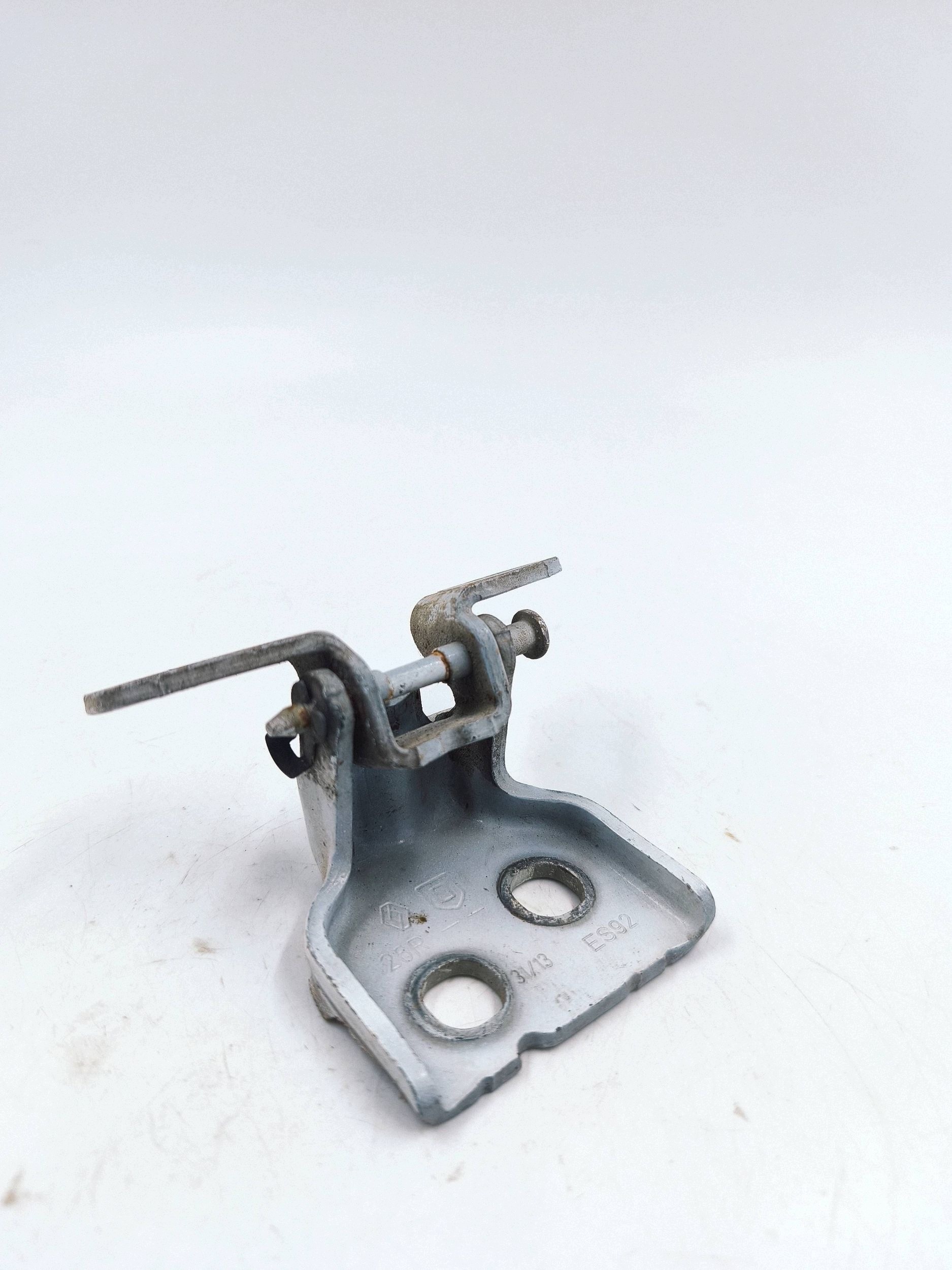 Dacia Dokker Front Lower Hinge Left Used image 4