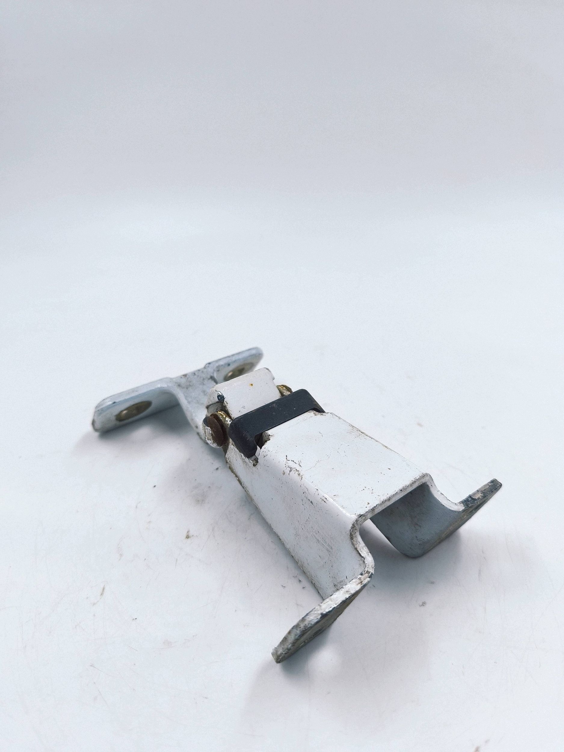 Charnière porte arrière droite Dacia Dokker image 4