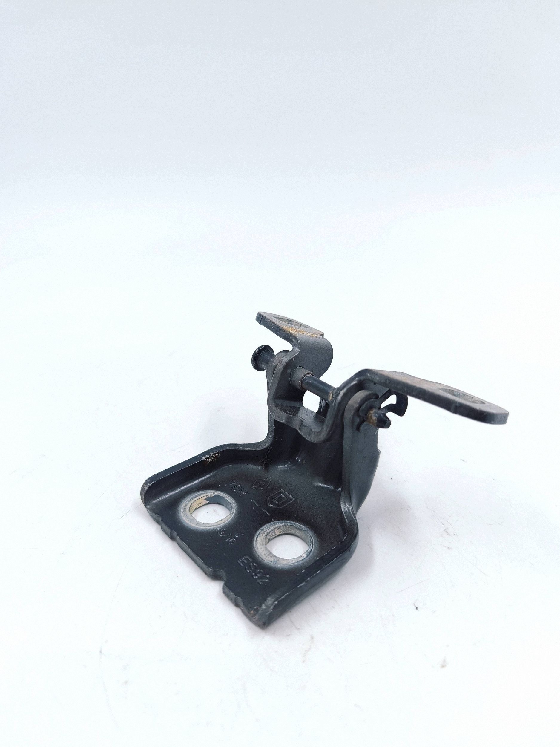 Dacia Sandero II Front Upper Hinge Left Used image 2
