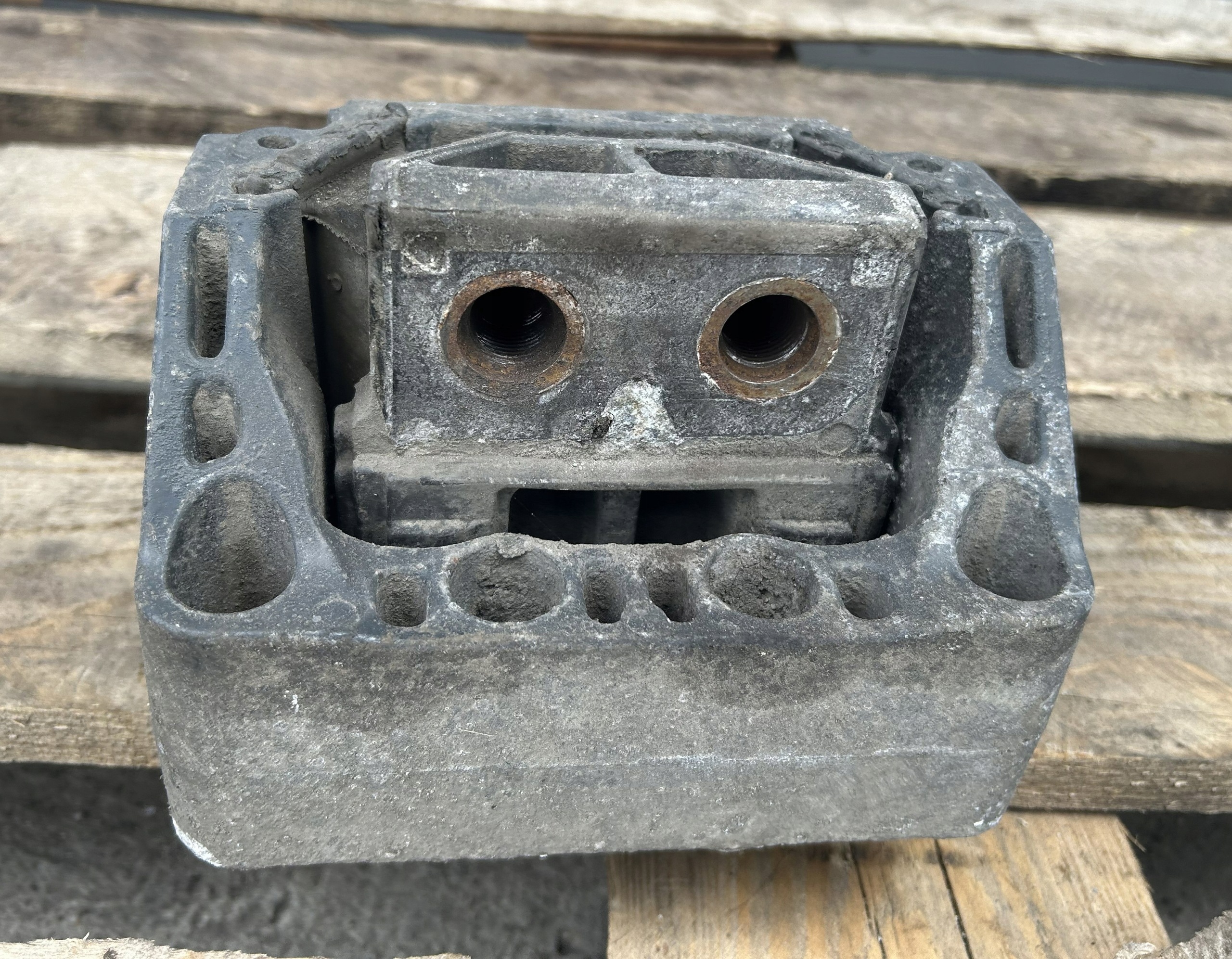 Motorlager hinten Mercedes Actros MP4 A9612416413 A9612412413 image 2