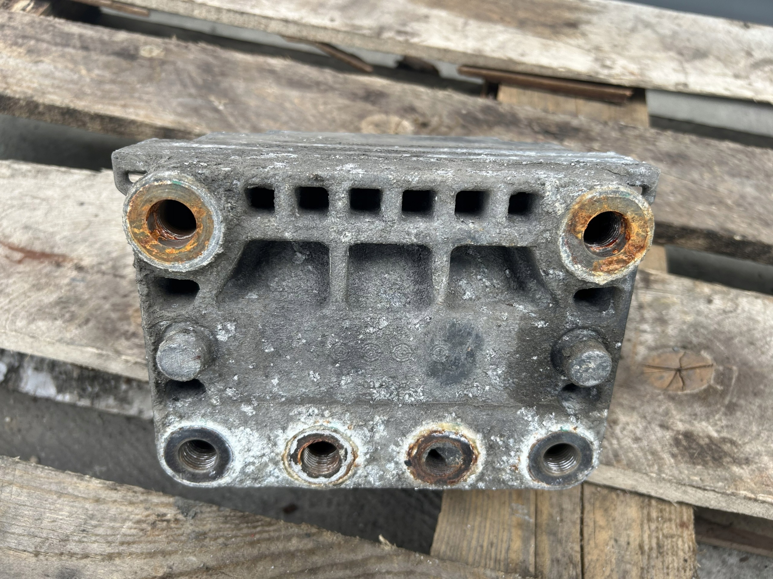 Motorlager hinten Mercedes Actros MP4 A9612416413 A9612412413 image 4