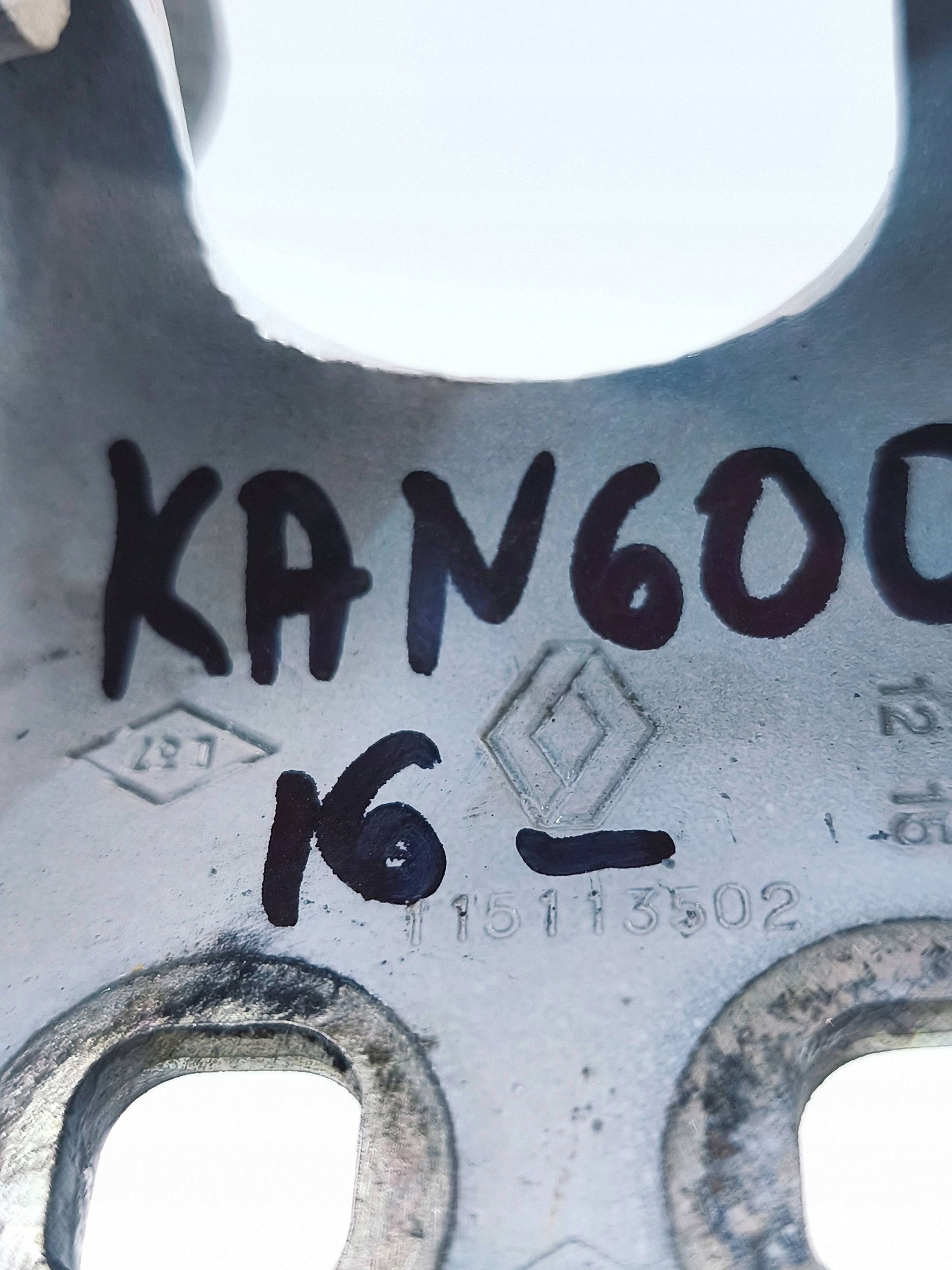 Renault Kangoo II Lower Hinge - Right Front image 6