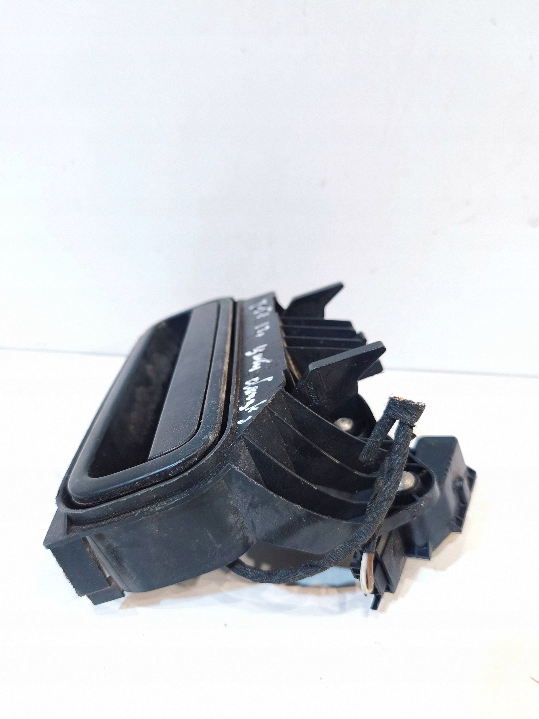 VW Caddy III Rear Tailgate Handle 7E5827315