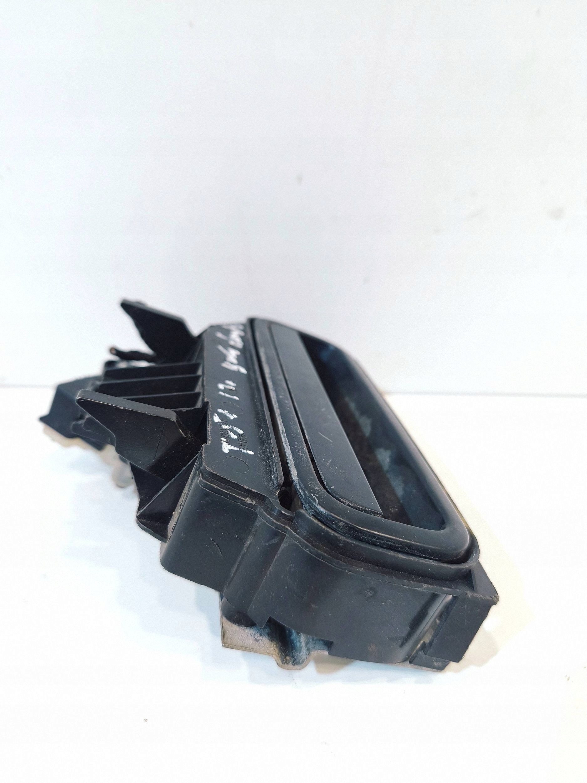VW Caddy III Rear Tailgate Handle 7E5827315 image 4