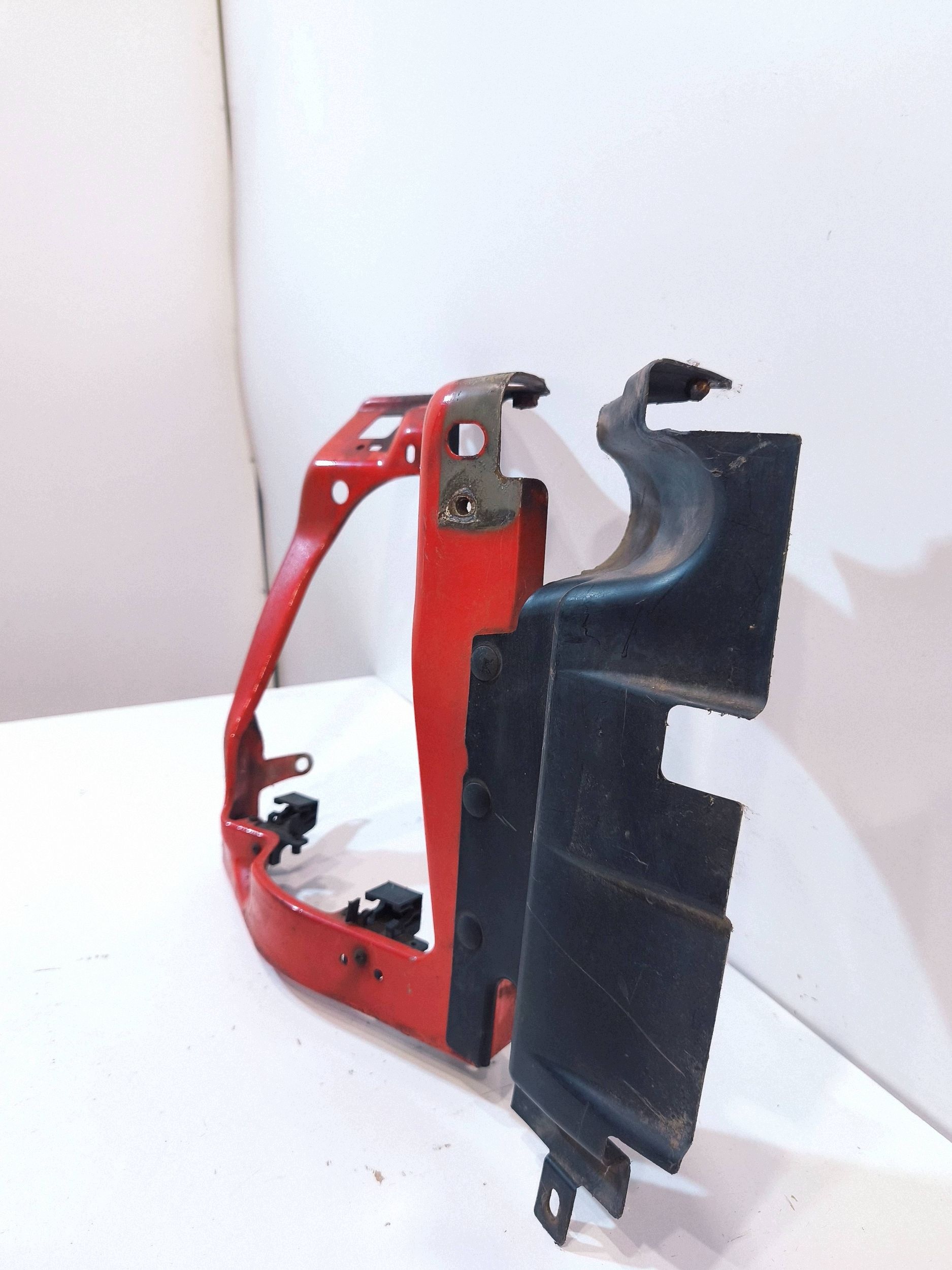 Ford Transit ajovalon pidike oikea 6C1113K019 image 3