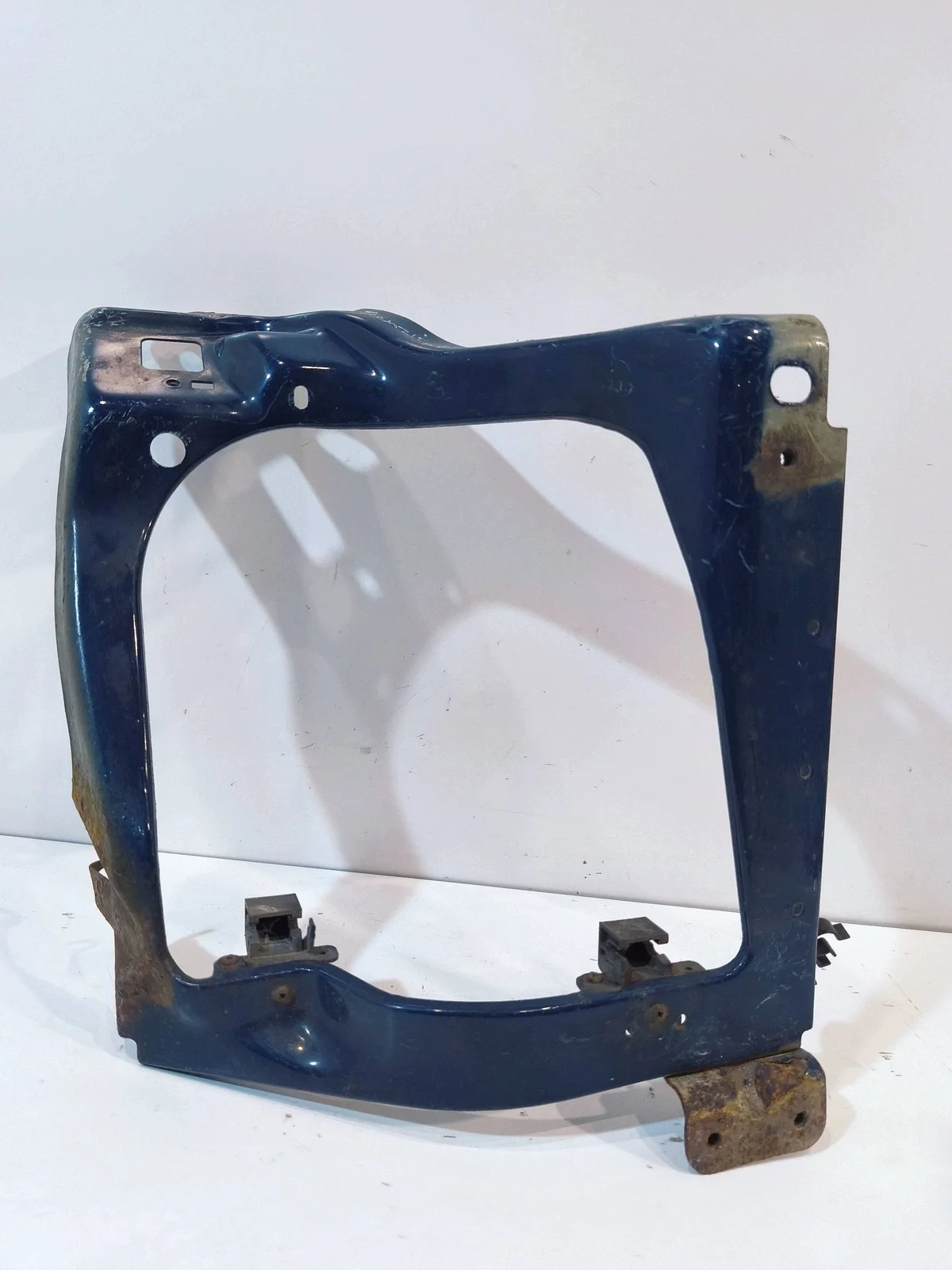 Ford Transit ajovalon pidike oikea 6C1113K019