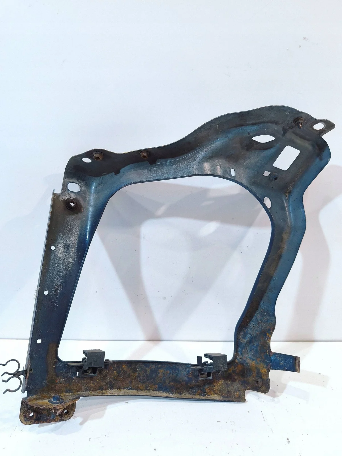 Ford Transit Strålkastarfäste Höger 6C1113K019 image 5
