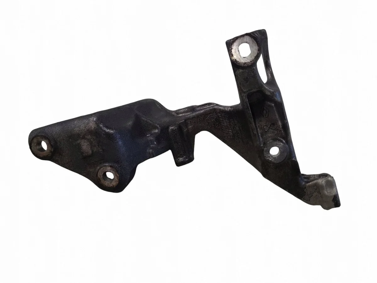 Ilmastoinnin kompressorin tuki Mercedes C W205