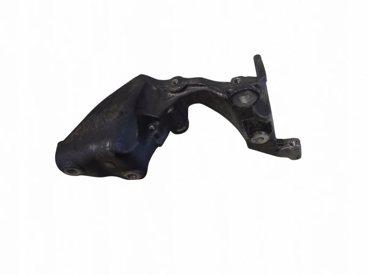 Support compresseur clim Mercedes C W205 image 4