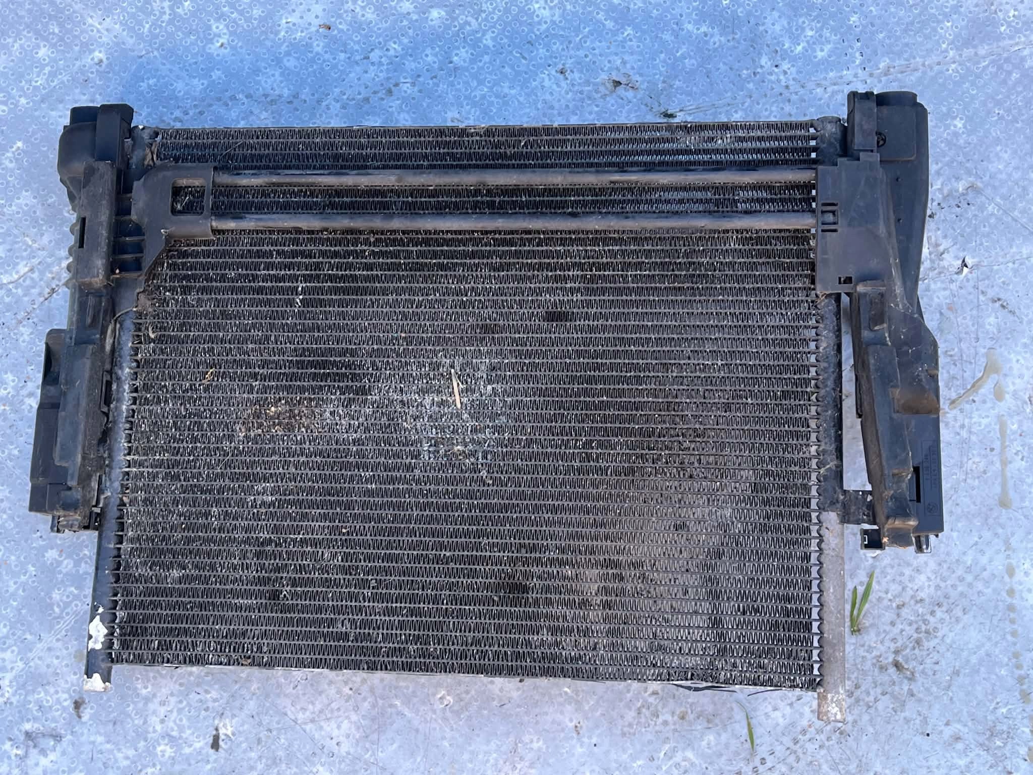 BMW E46 Ventilatorbehuizing 64546928035 image 3