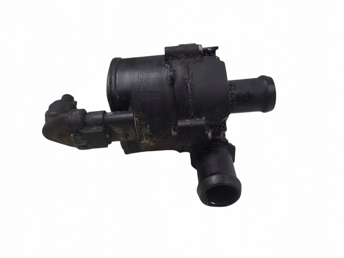 Vesipumppu 5C0965561 Skoda Fabia III 1.4 TDI