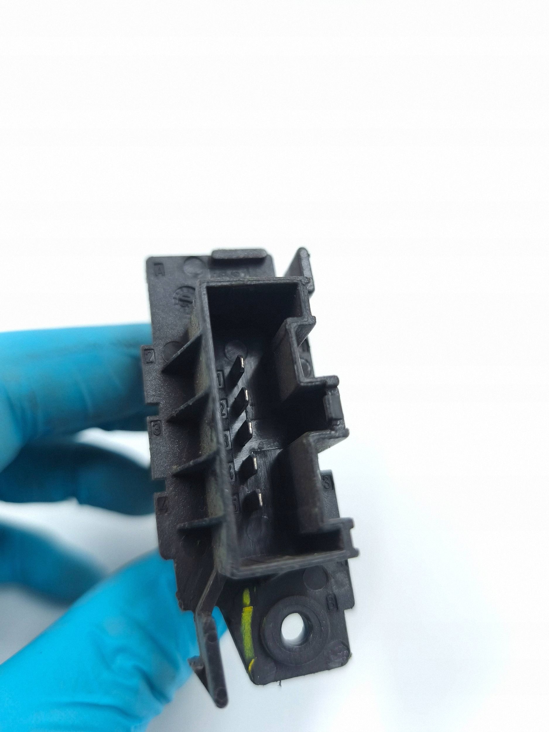 Opel Combo D blower resistor VLO27102 image 5