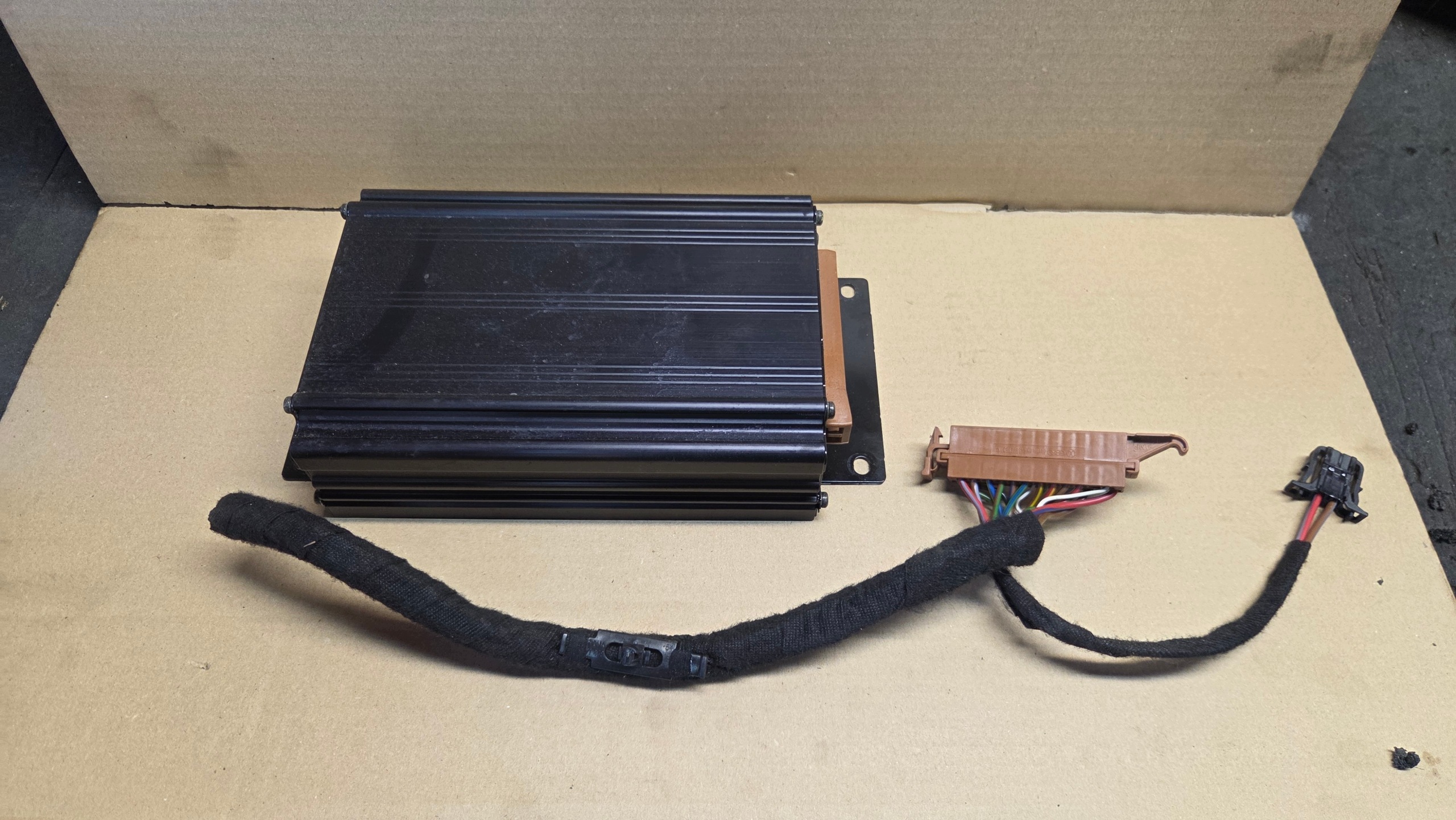 Amplificateur Bose Audi A4 B6 355019 image 2