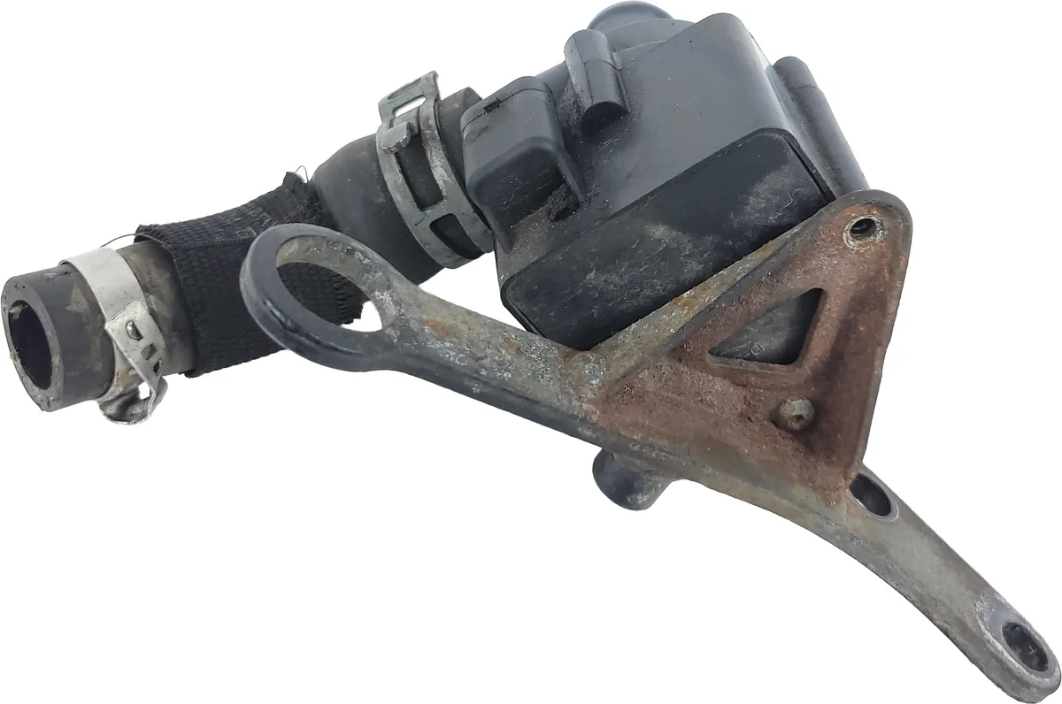 Pompe à eau Audi A6 C6 3.0 TDI 059121012A image 3