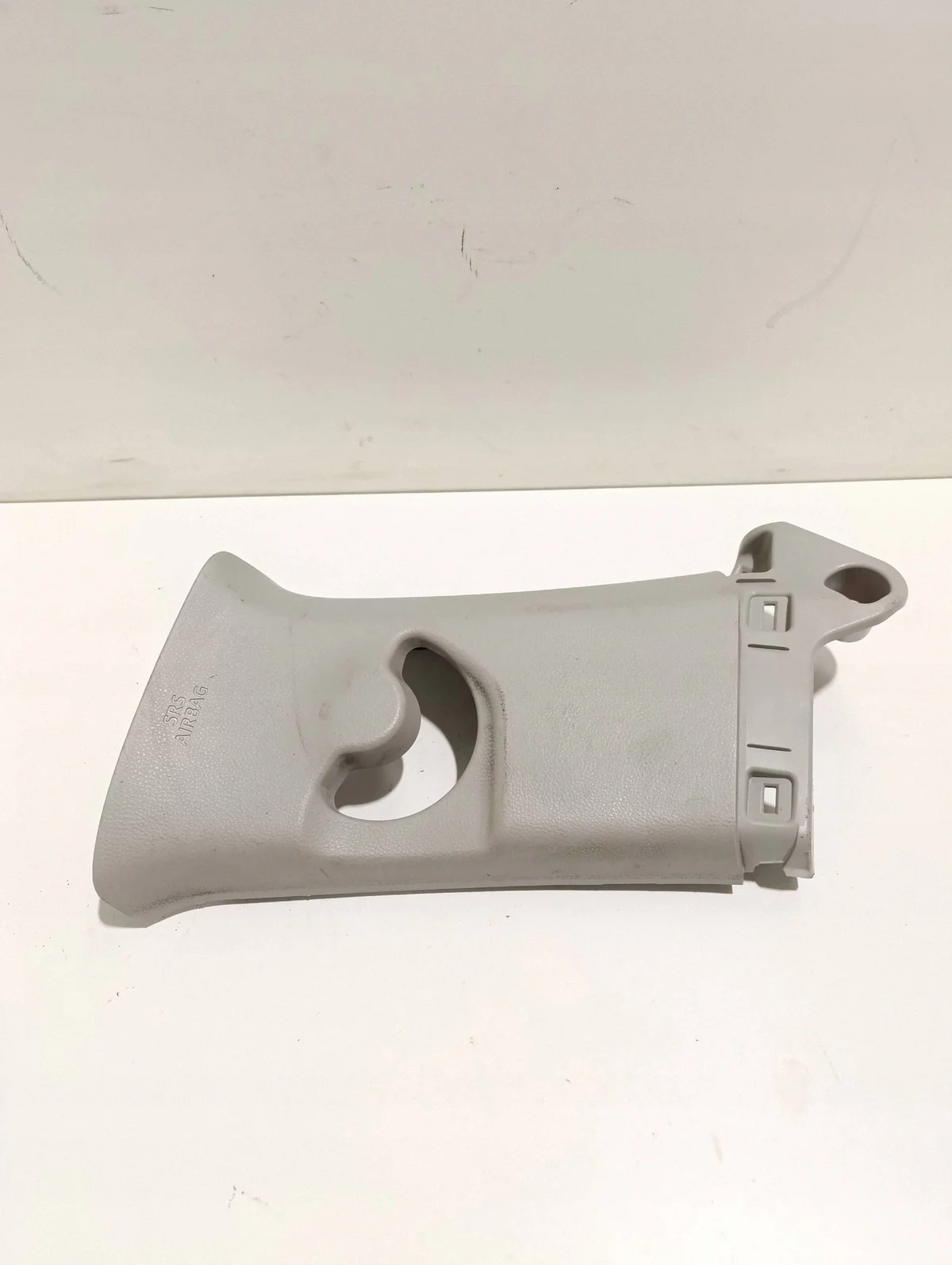TOYOTA 625500E030 oikea pilarin suojus