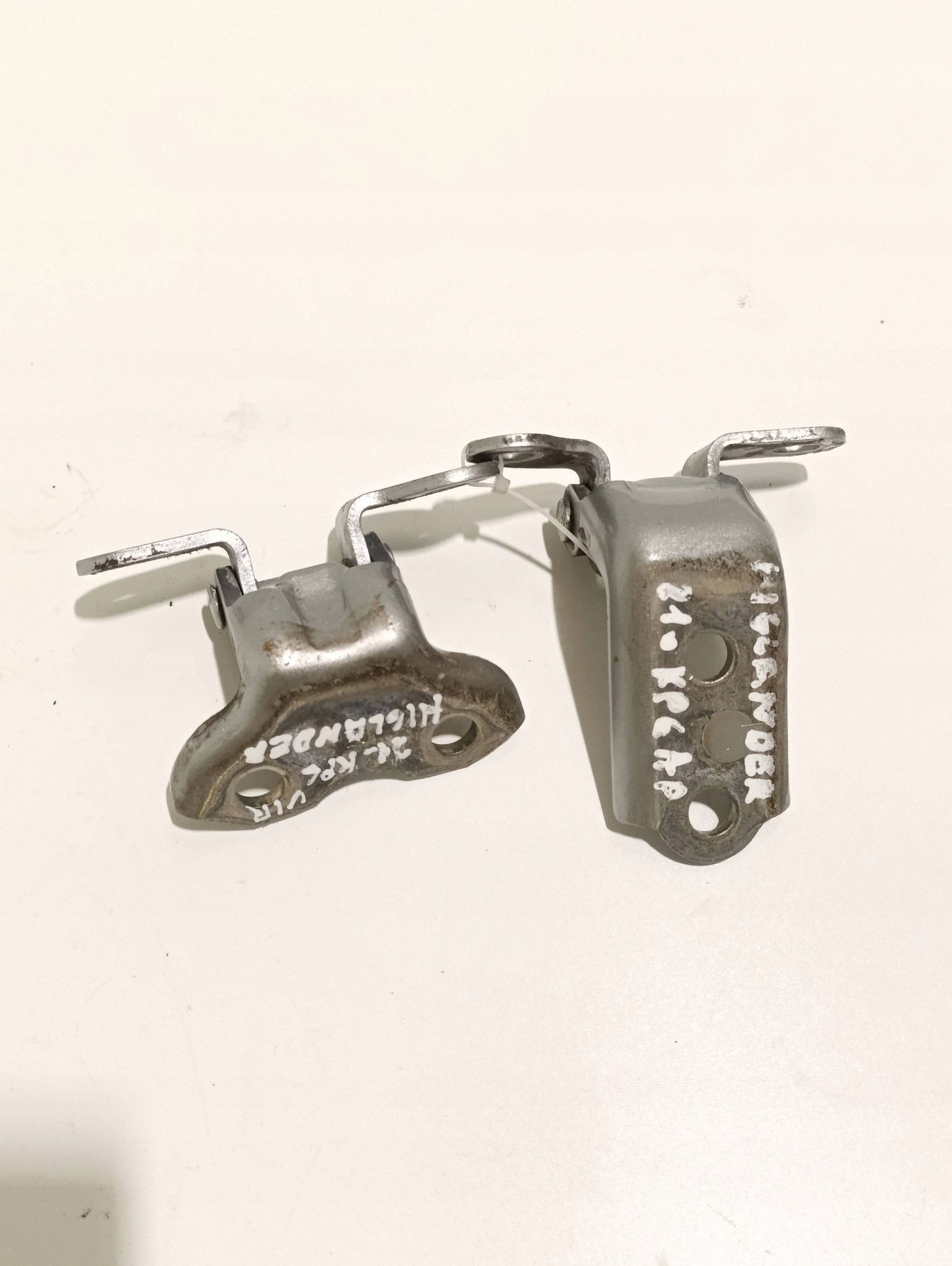 Toyota Highlander XU70 Lower Hinge VLO25603 image 2
