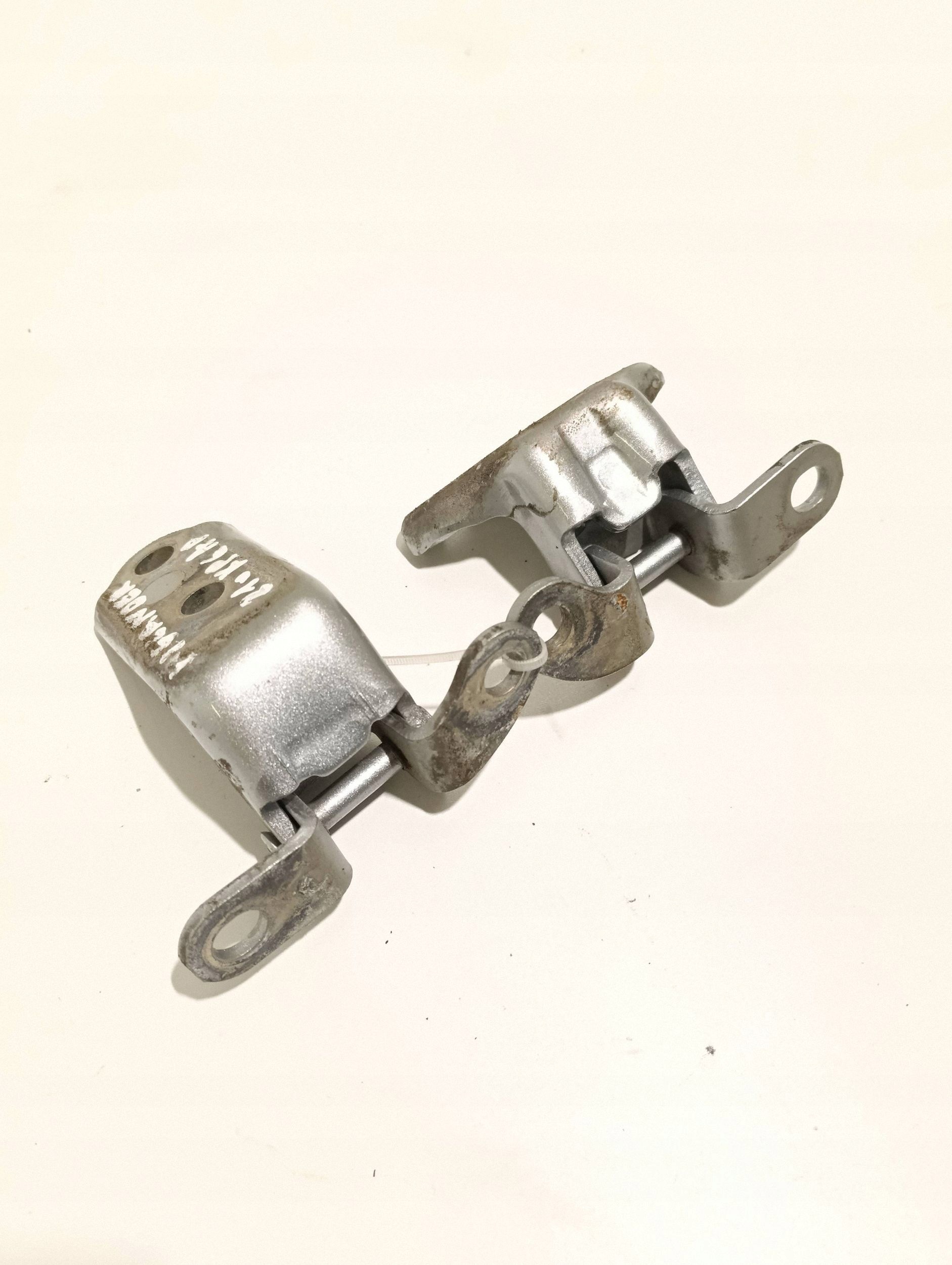 Toyota Highlander XU70 Lower Hinge VLO25603