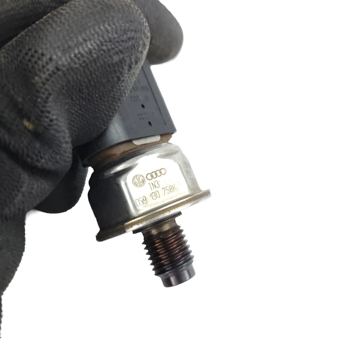 Audi A6 C6 3.0 TDI Capteur Pression Carburant image 4