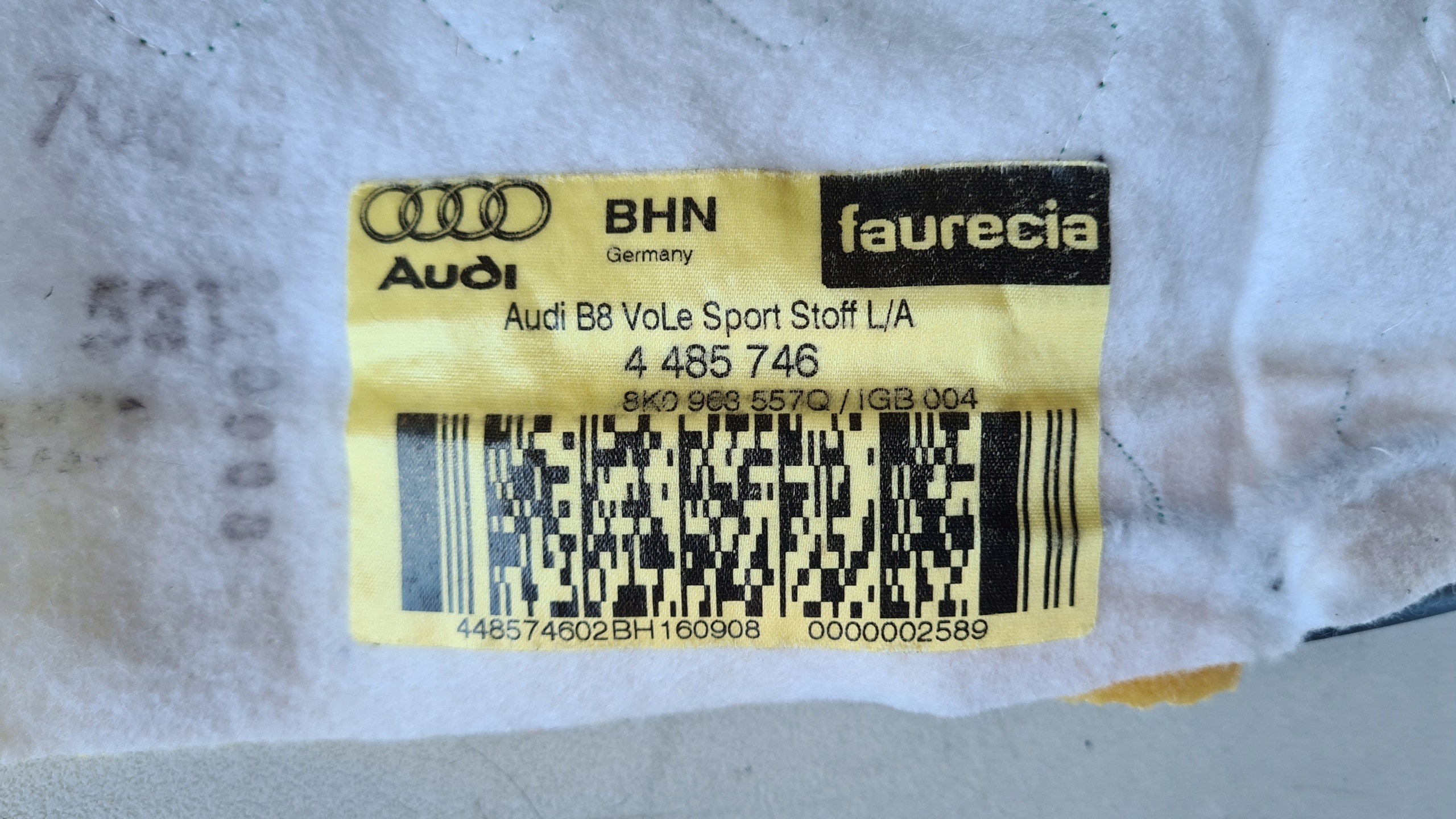 Audi A4 B8 Sitzbezug vorne rechts Rückenlehne beheizt OEM 8K0963557Q image 3