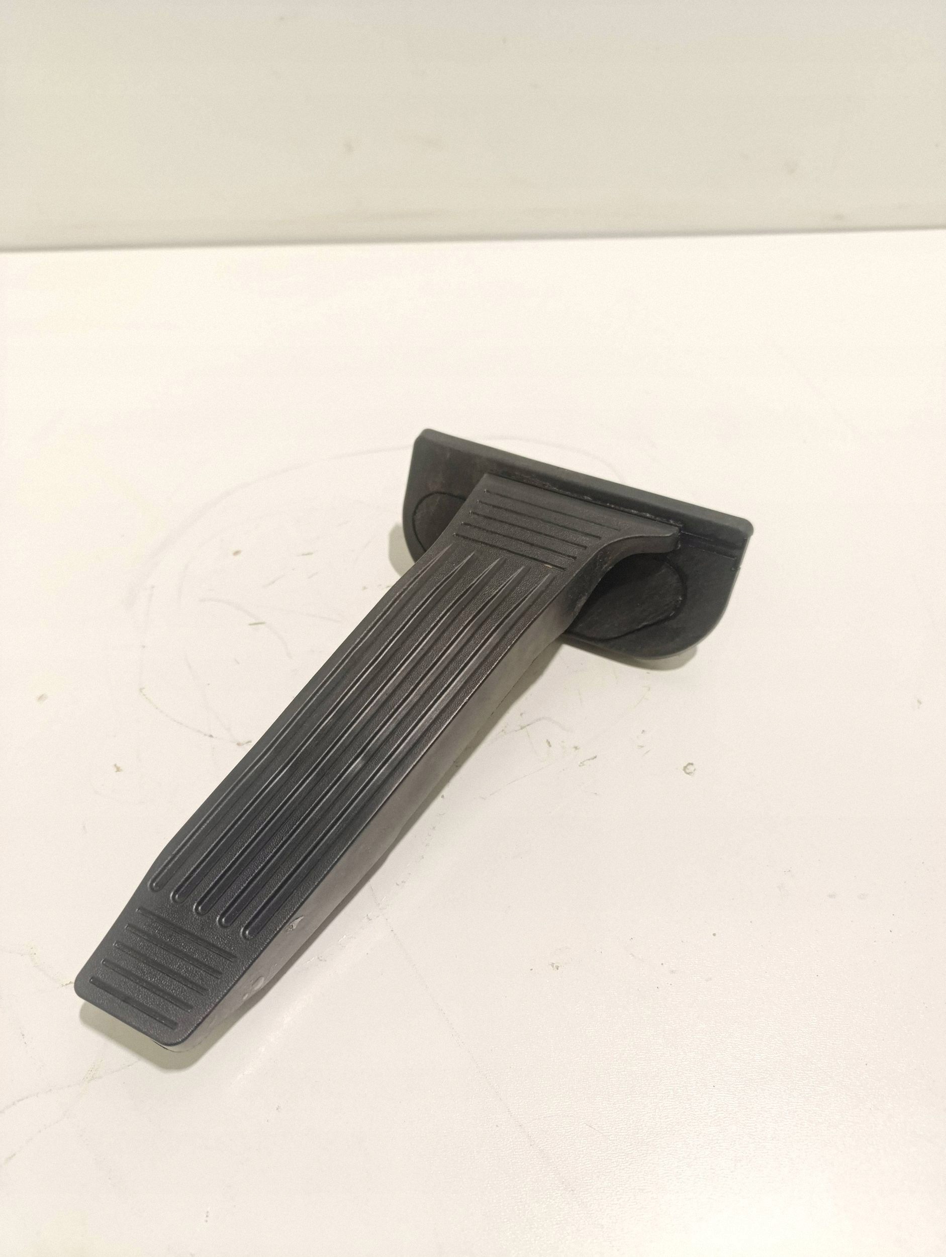 Kaasupoljin Toyota 27022739103 Käytetty