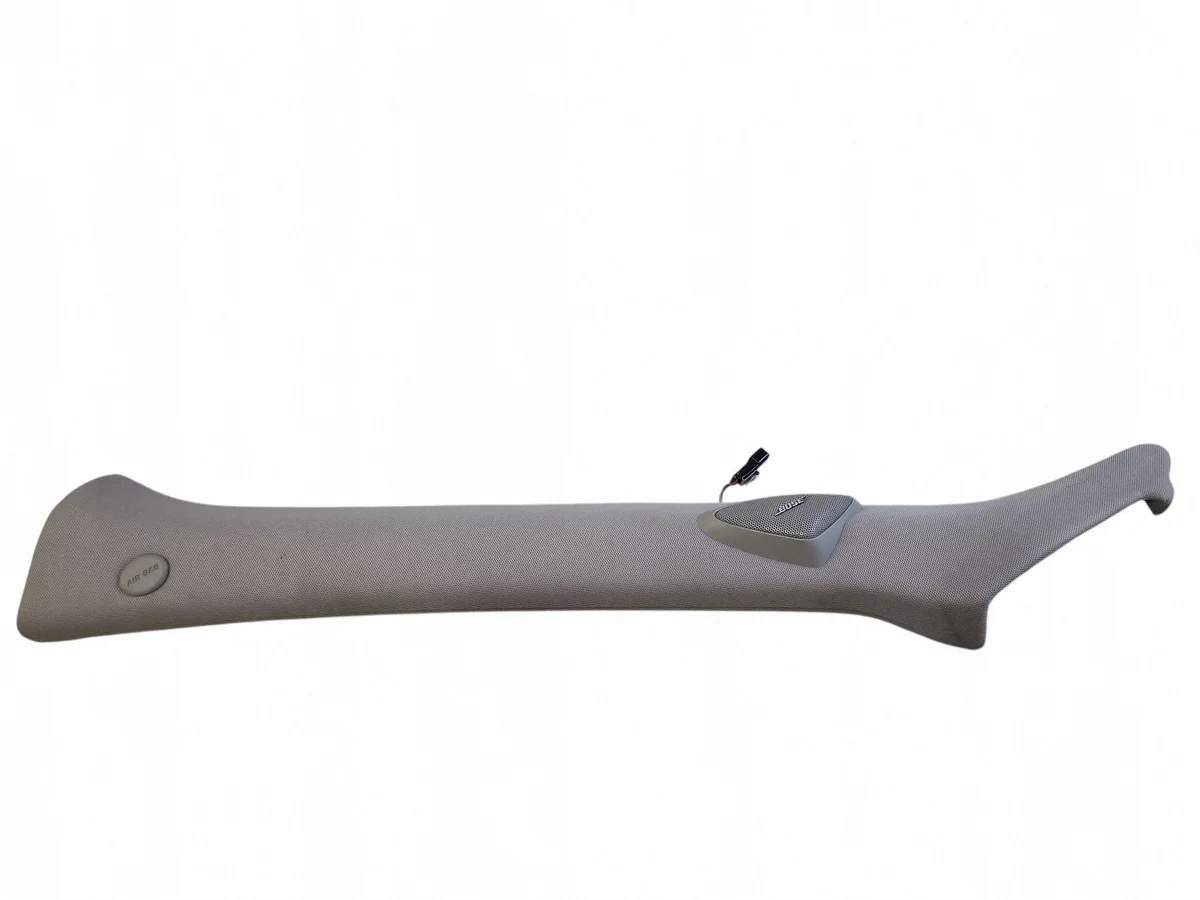 Cache montant A gauche Cadillac CTS 13228C