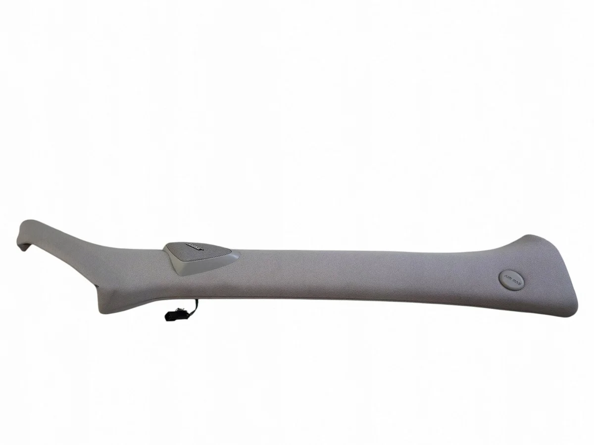 Cache montant A droit Cadillac CTS 13227C