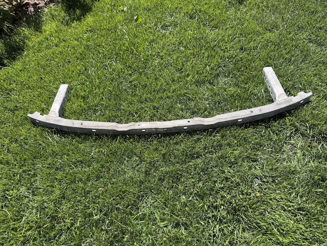BMW 5 G30 G31 etupalkki, OEM 7385290