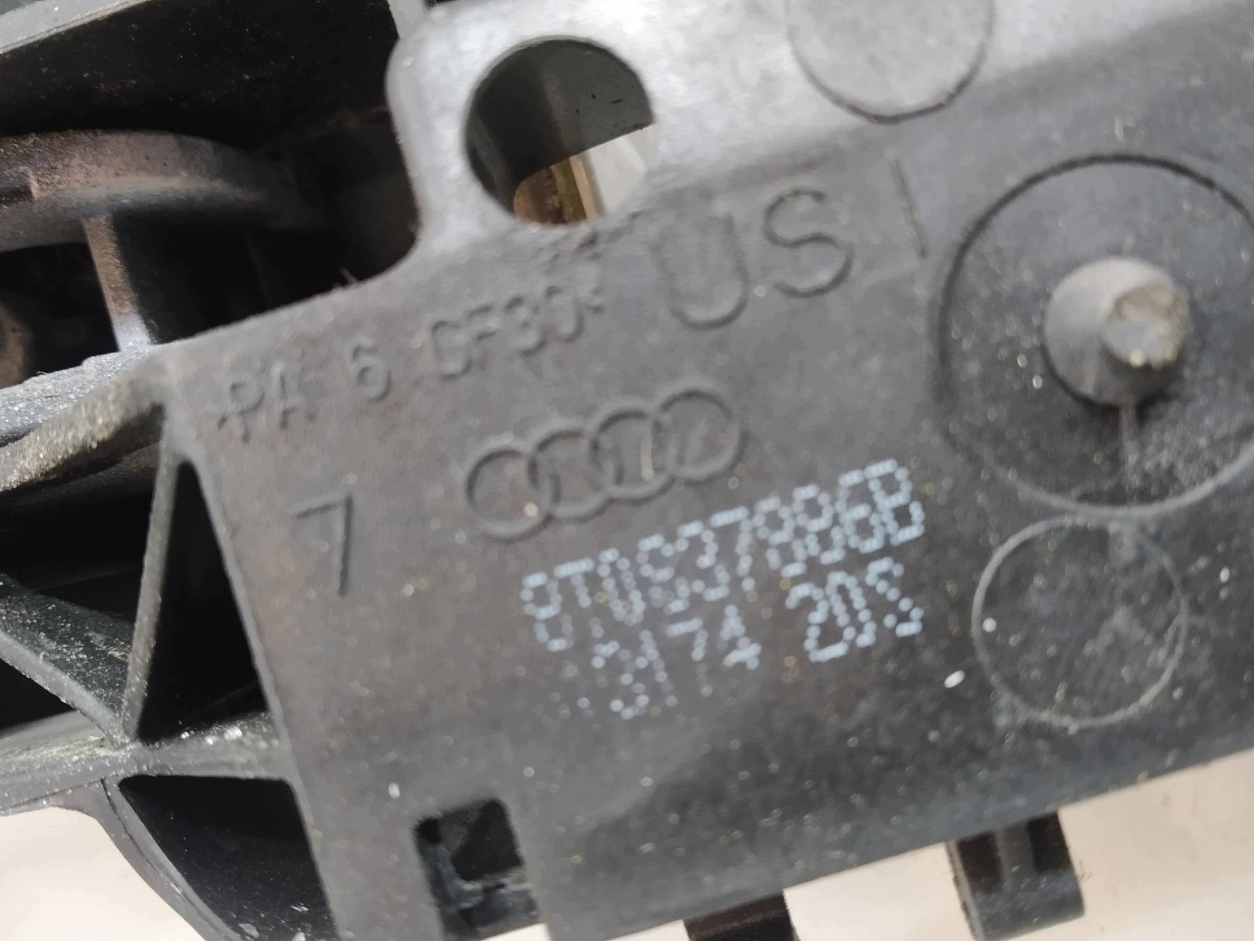 Ytterdörrhandtag Audi A4 B8 Vänster/Höger 8T0837885B image 6
