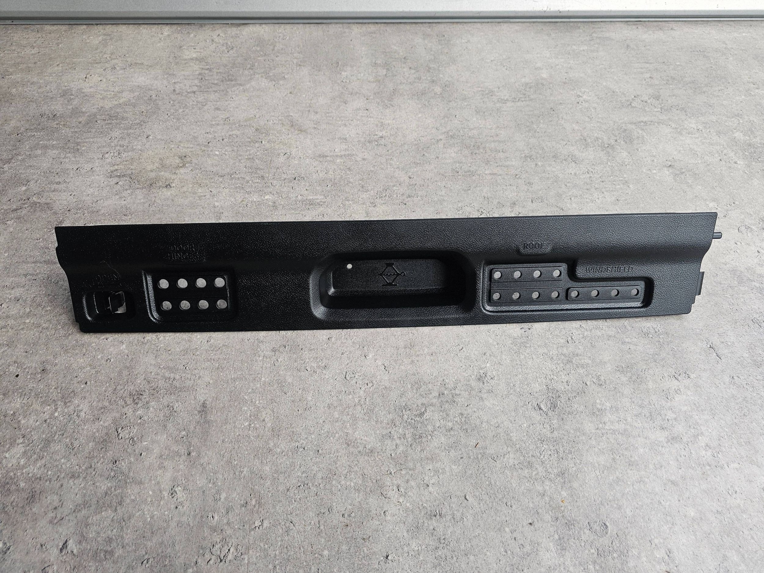 Jeep Wrangler JL Console Cover Used image 2